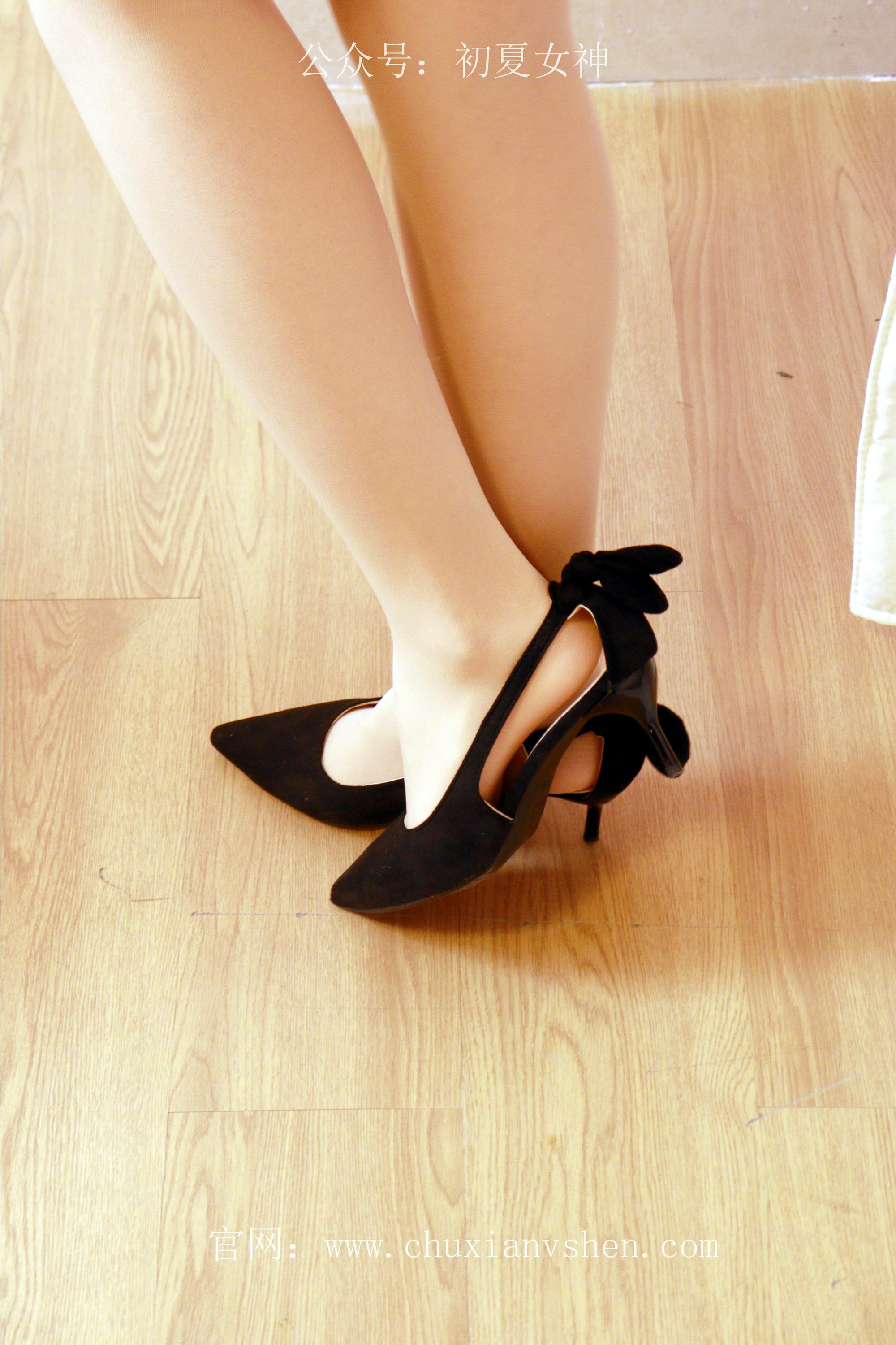 初夏女神 NO.065 依依 家教工装搭配高跟鞋[120P+1V／6.24GB]_第3集