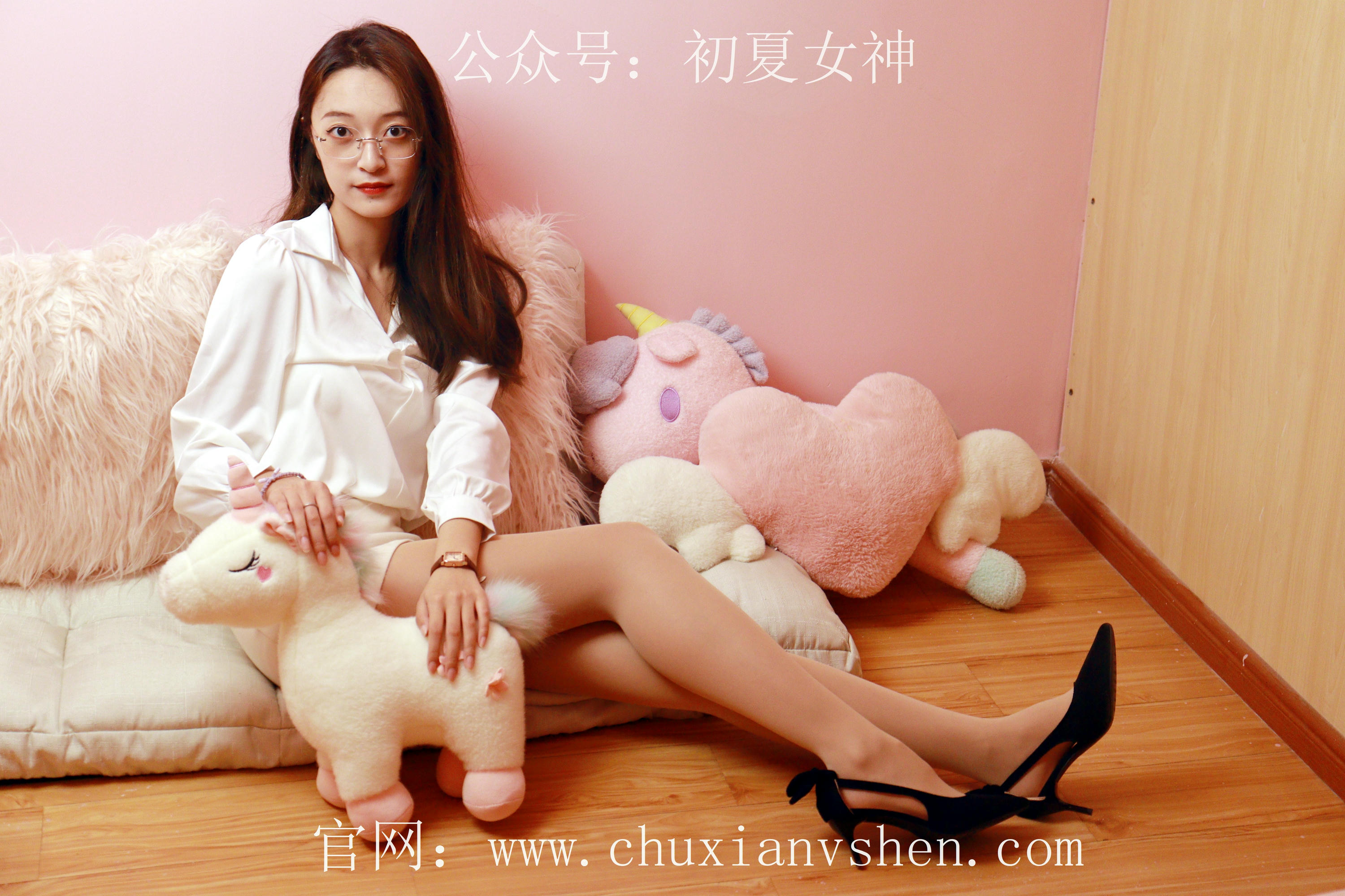 初夏女神 NO.065 依依 家教工装搭配高跟鞋[120P+1V／6.24GB]_第4集