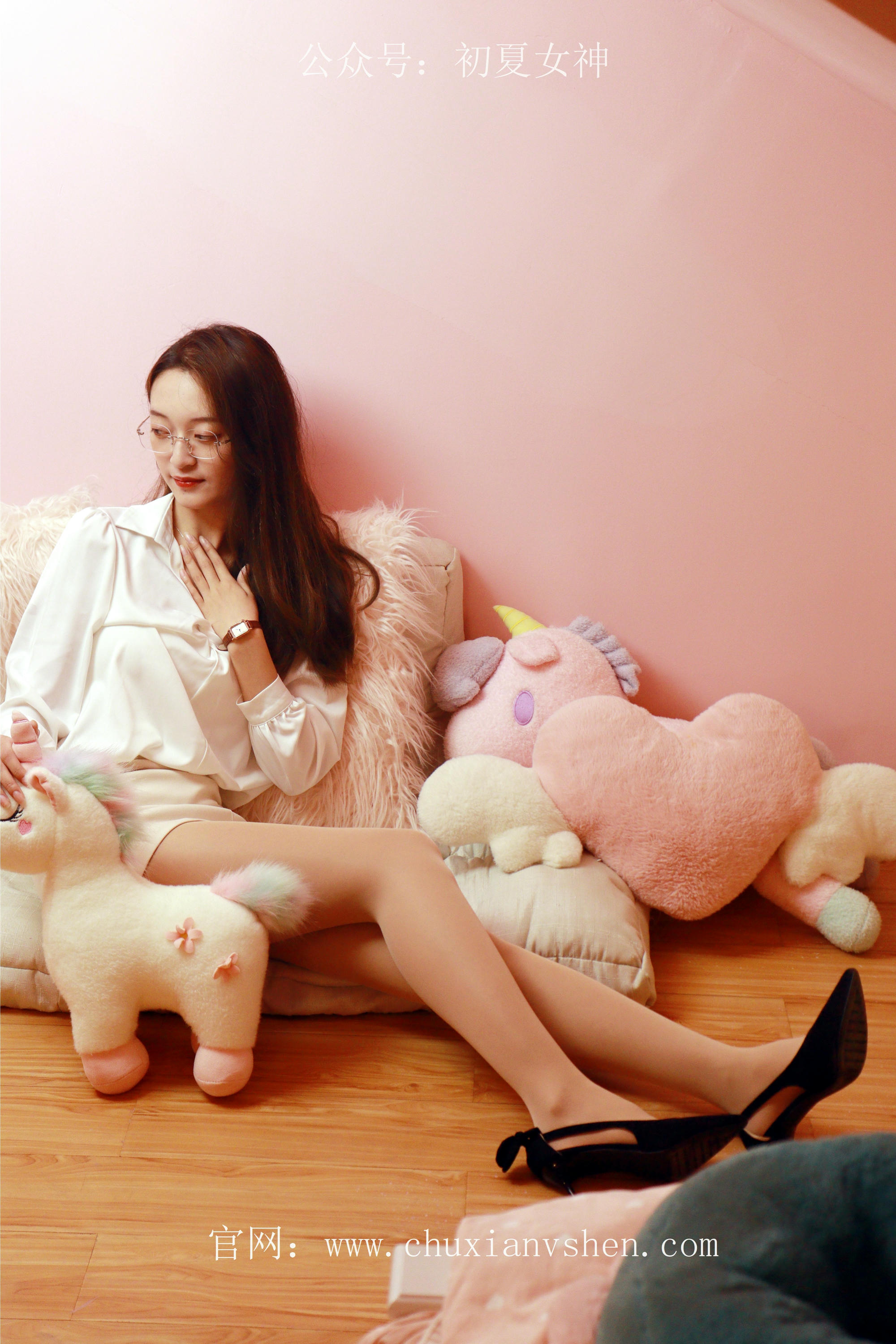 初夏女神 NO.065 依依 家教工装搭配高跟鞋[120P+1V／6.24GB]_第4集