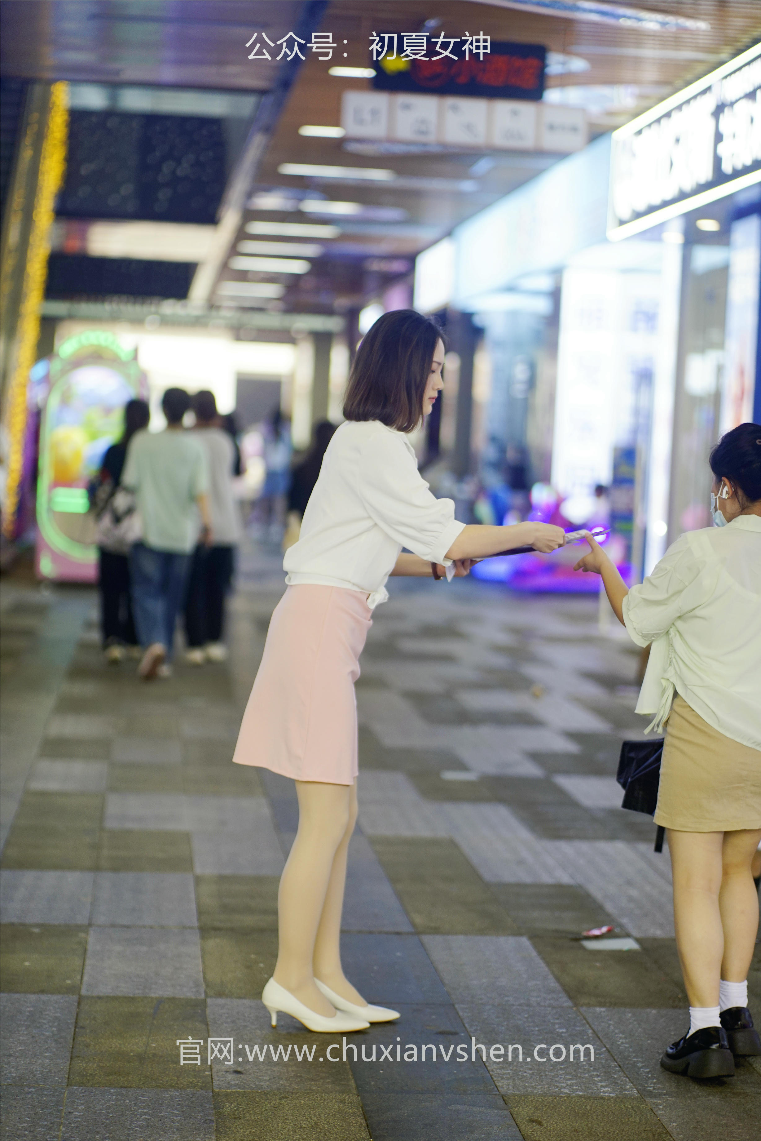 初夏女神 NO.066 大发 周末兼职[226P+1V／7.36GB]_第1集