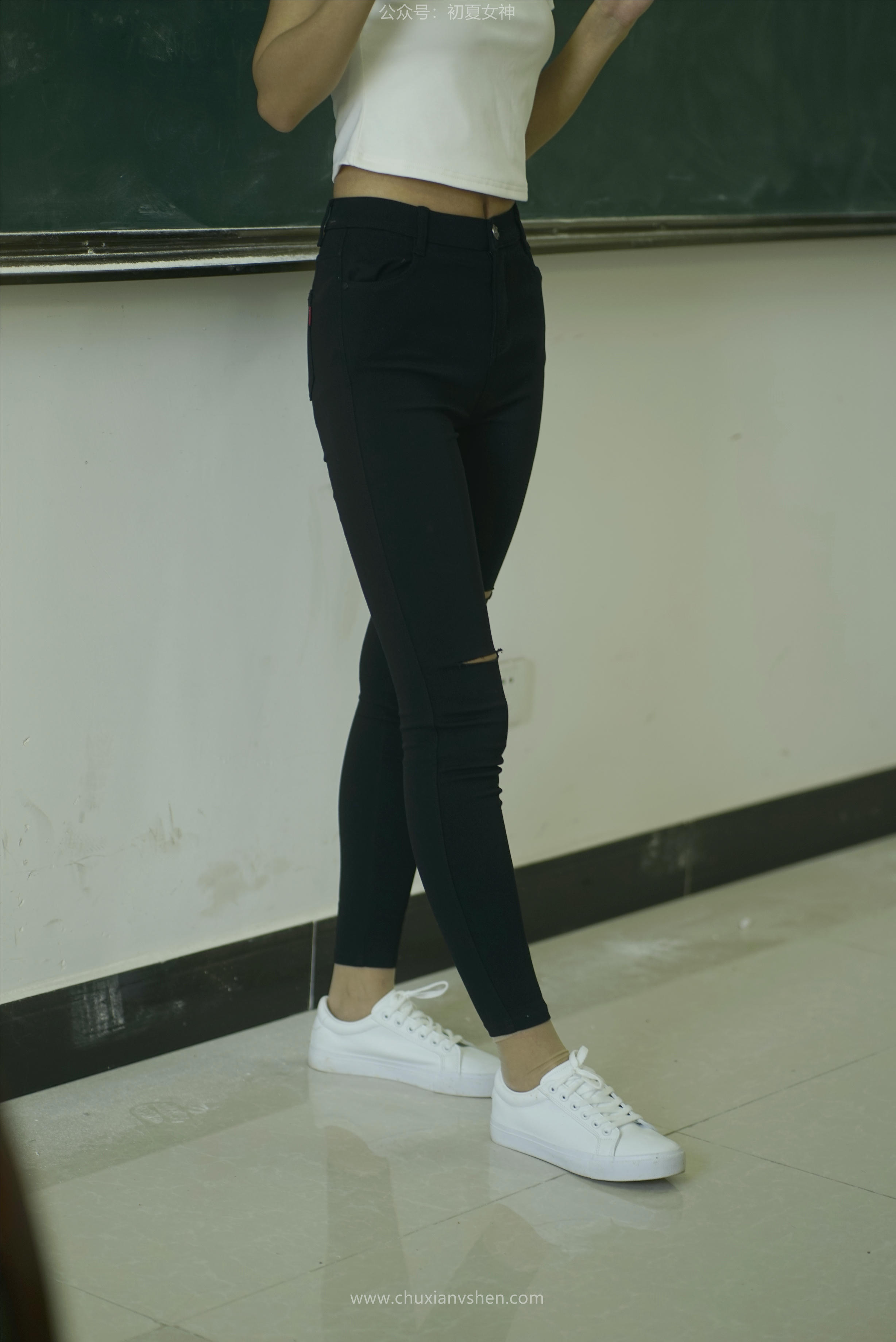 初夏女神 NO.067 依依 邻家女孩-毕业季[140P+1V／6.94GB]_第1集