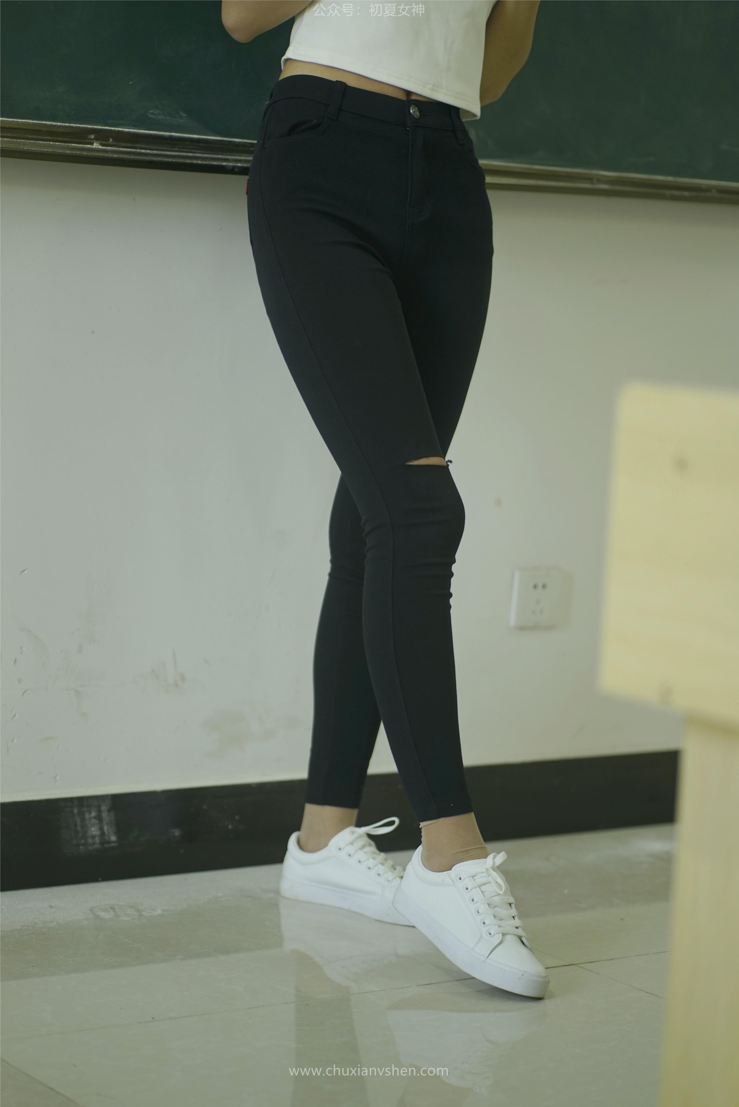 初夏女神 NO.067 依依 邻家女孩-毕业季[140P+1V／6.94GB]_第1集