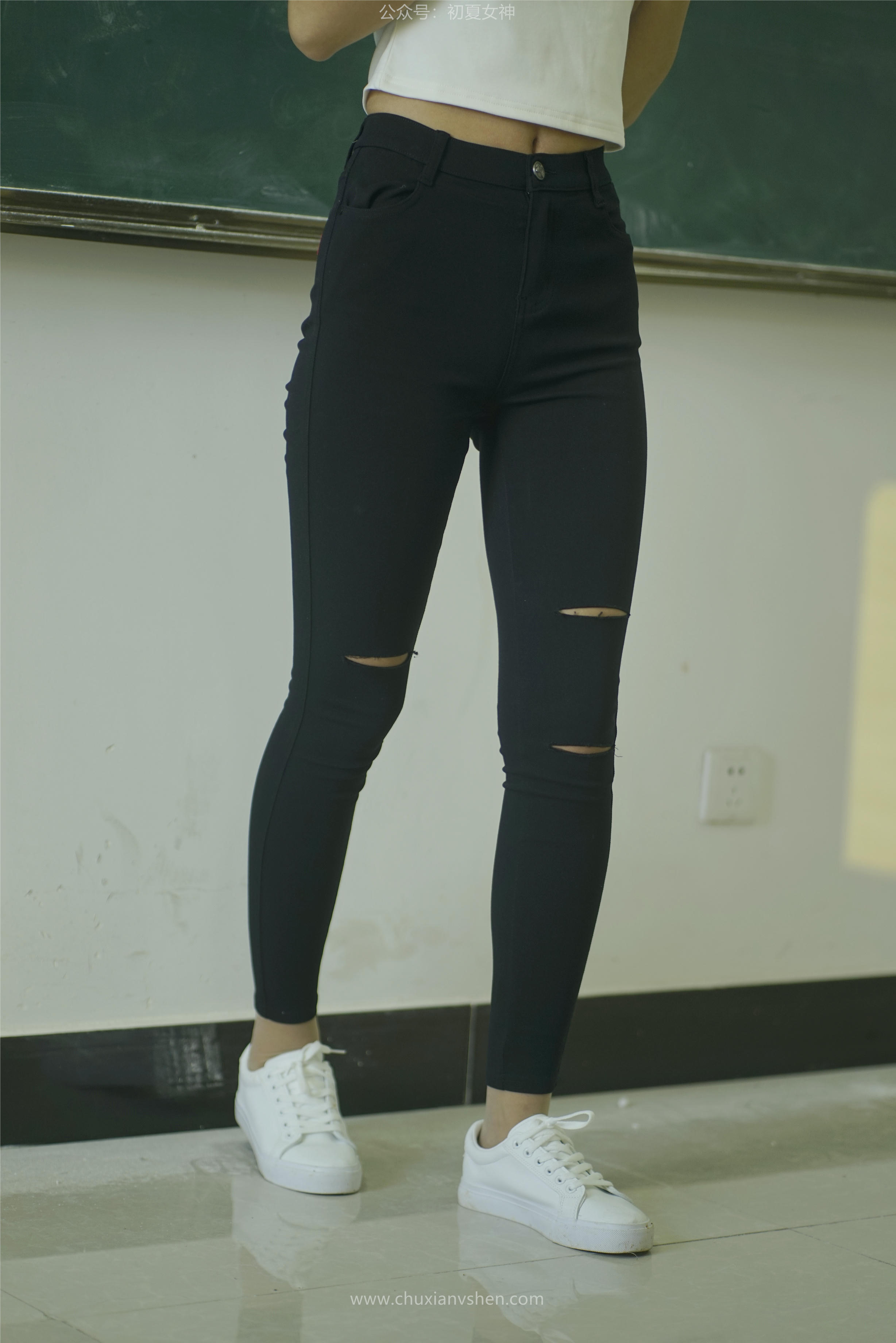 初夏女神 NO.067 依依 邻家女孩-毕业季[140P+1V／6.94GB]_第1集