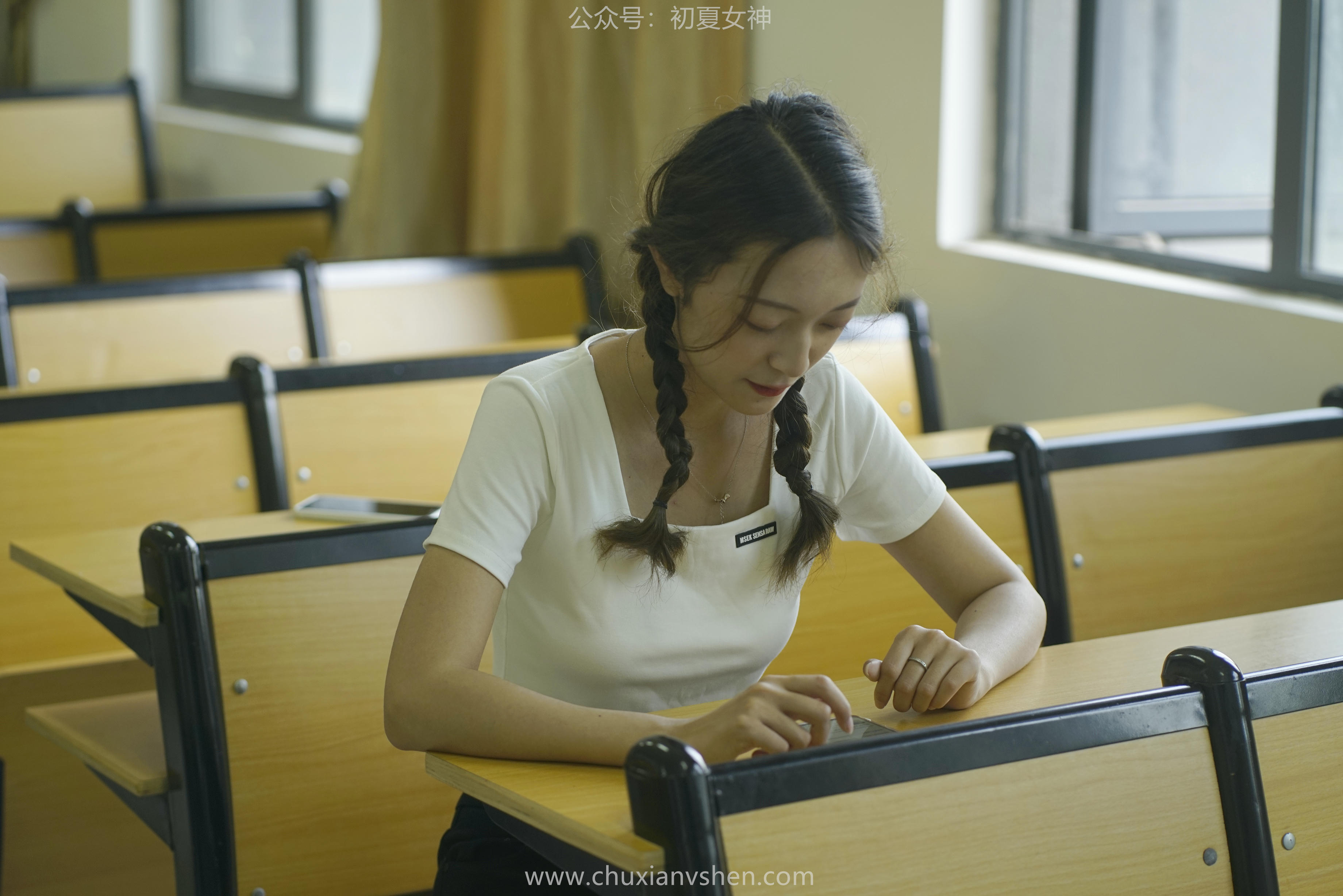 初夏女神 NO.067 依依 邻家女孩-毕业季[140P+1V／6.94GB]_第2集