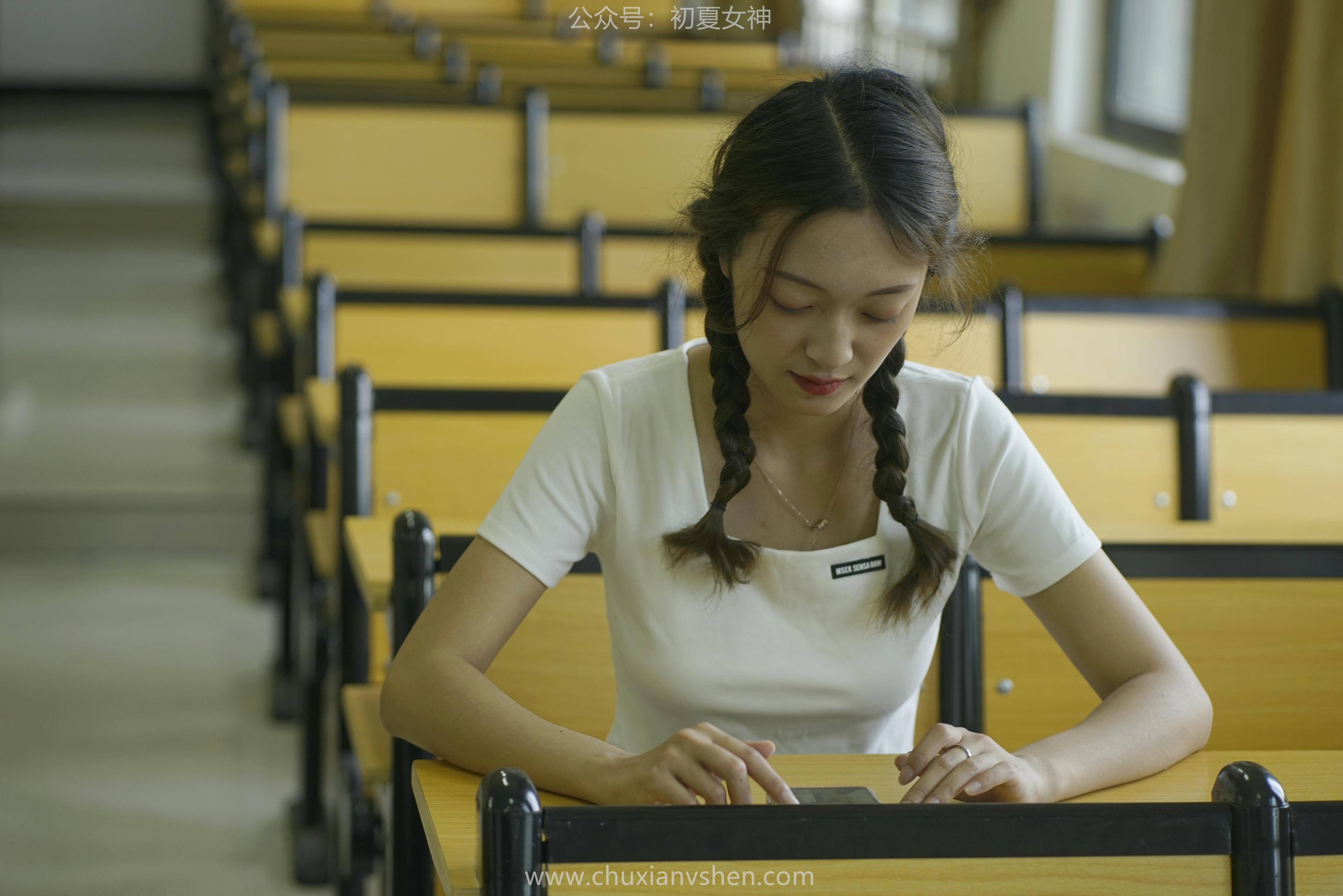 初夏女神 NO.067 依依 邻家女孩-毕业季[140P+1V／6.94GB]_第2集