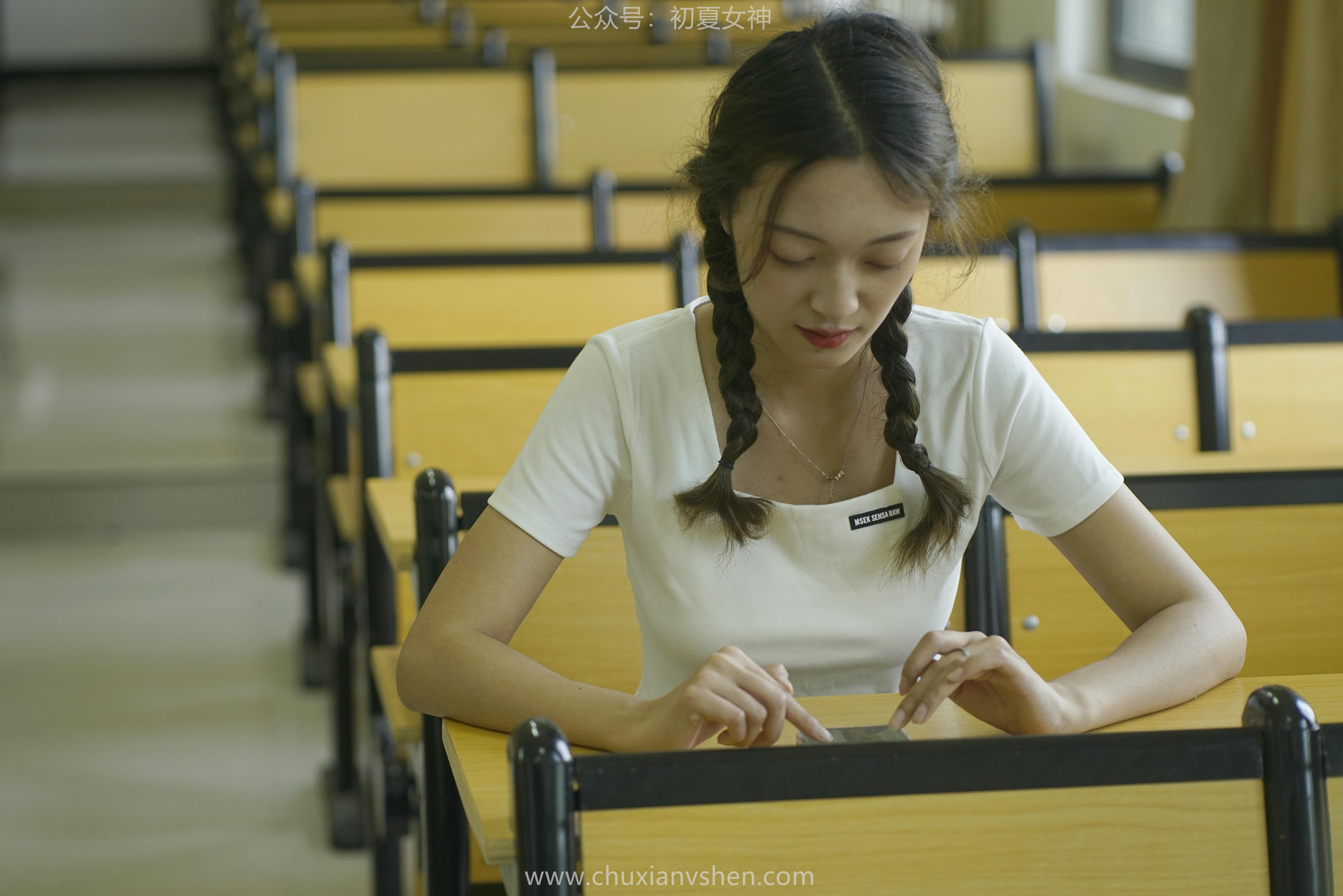 初夏女神 NO.067 依依 邻家女孩-毕业季[140P+1V／6.94GB]_第2集