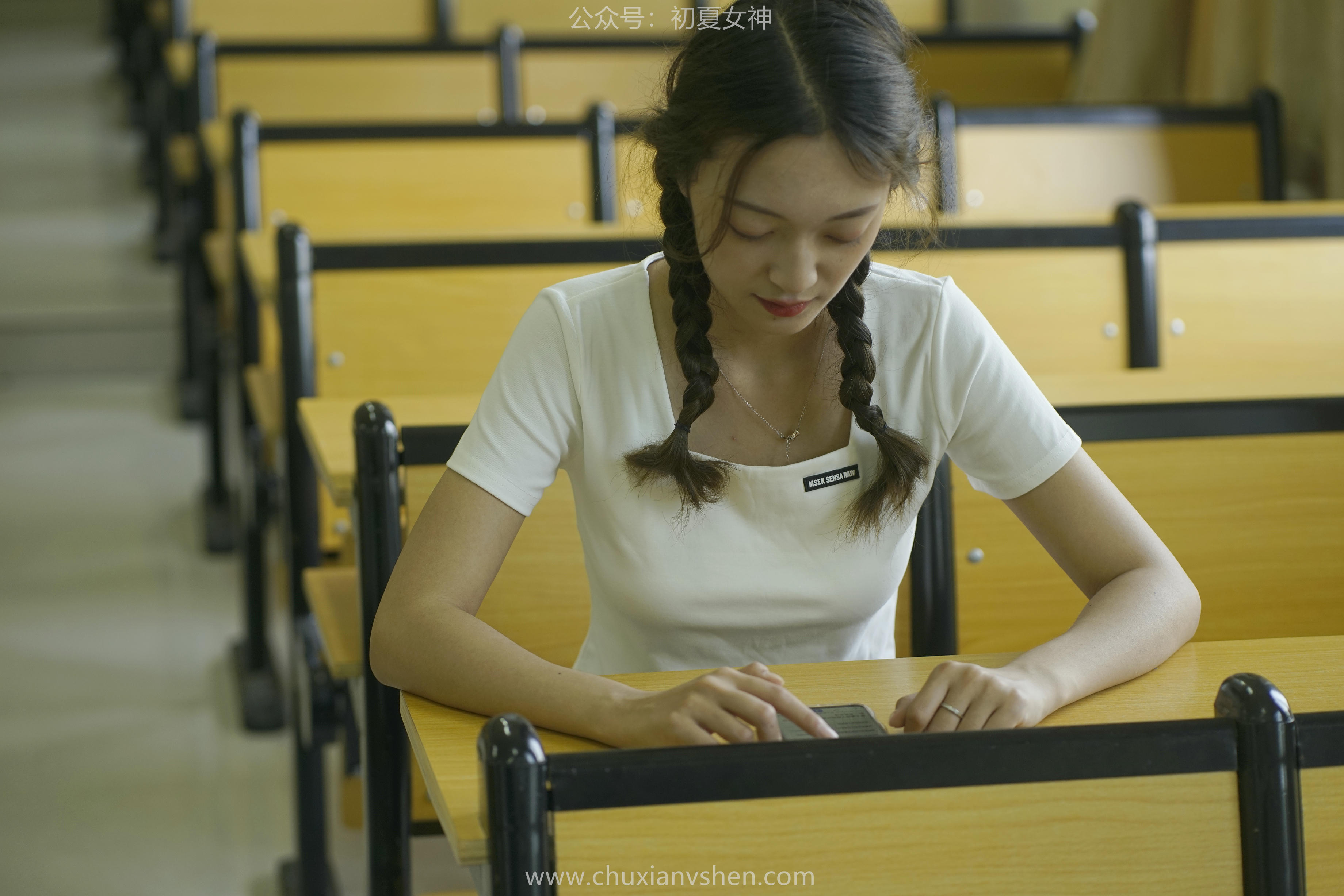 初夏女神 NO.067 依依 邻家女孩-毕业季[140P+1V／6.94GB]_第2集