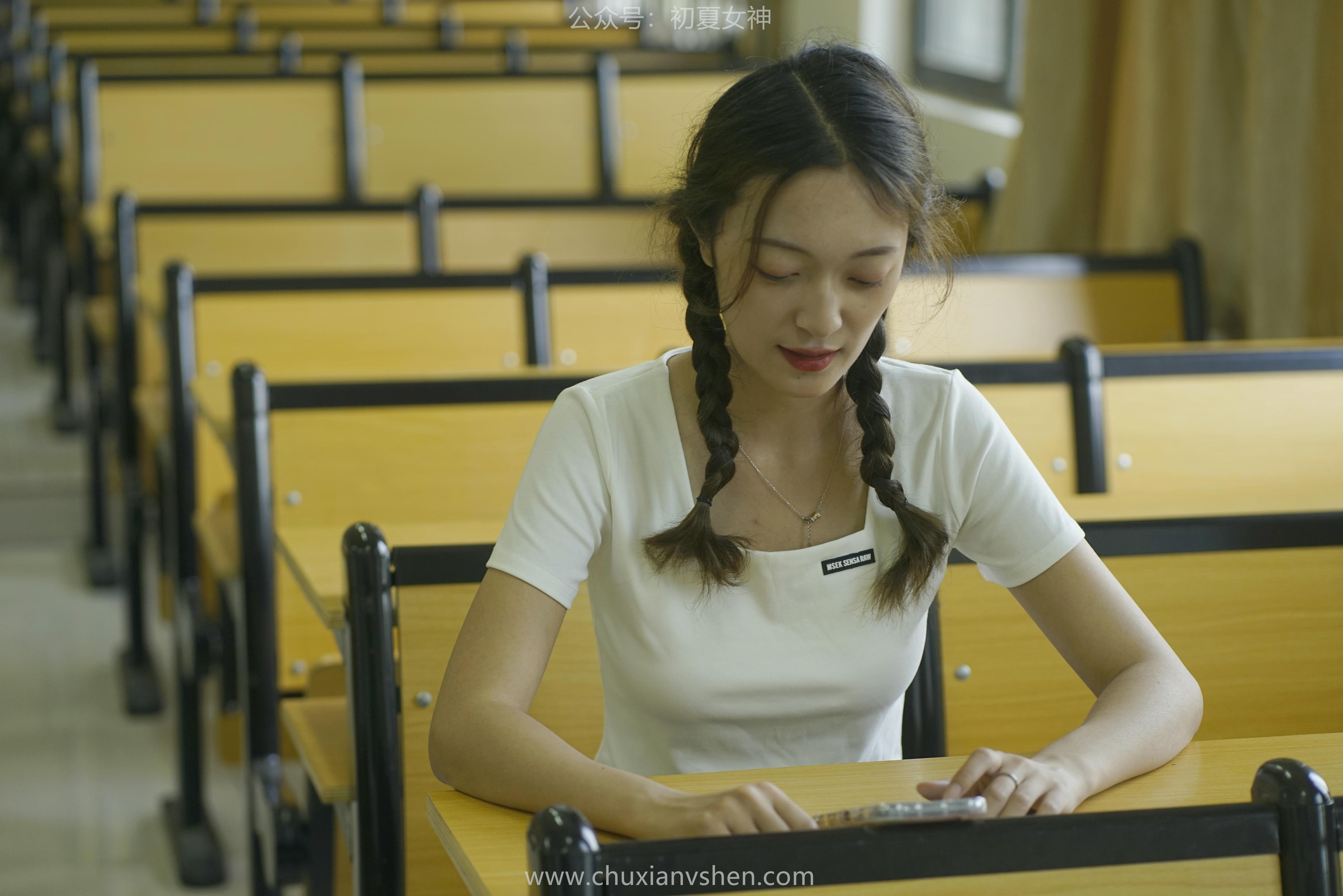 初夏女神 NO.067 依依 邻家女孩-毕业季[140P+1V／6.94GB]_第2集