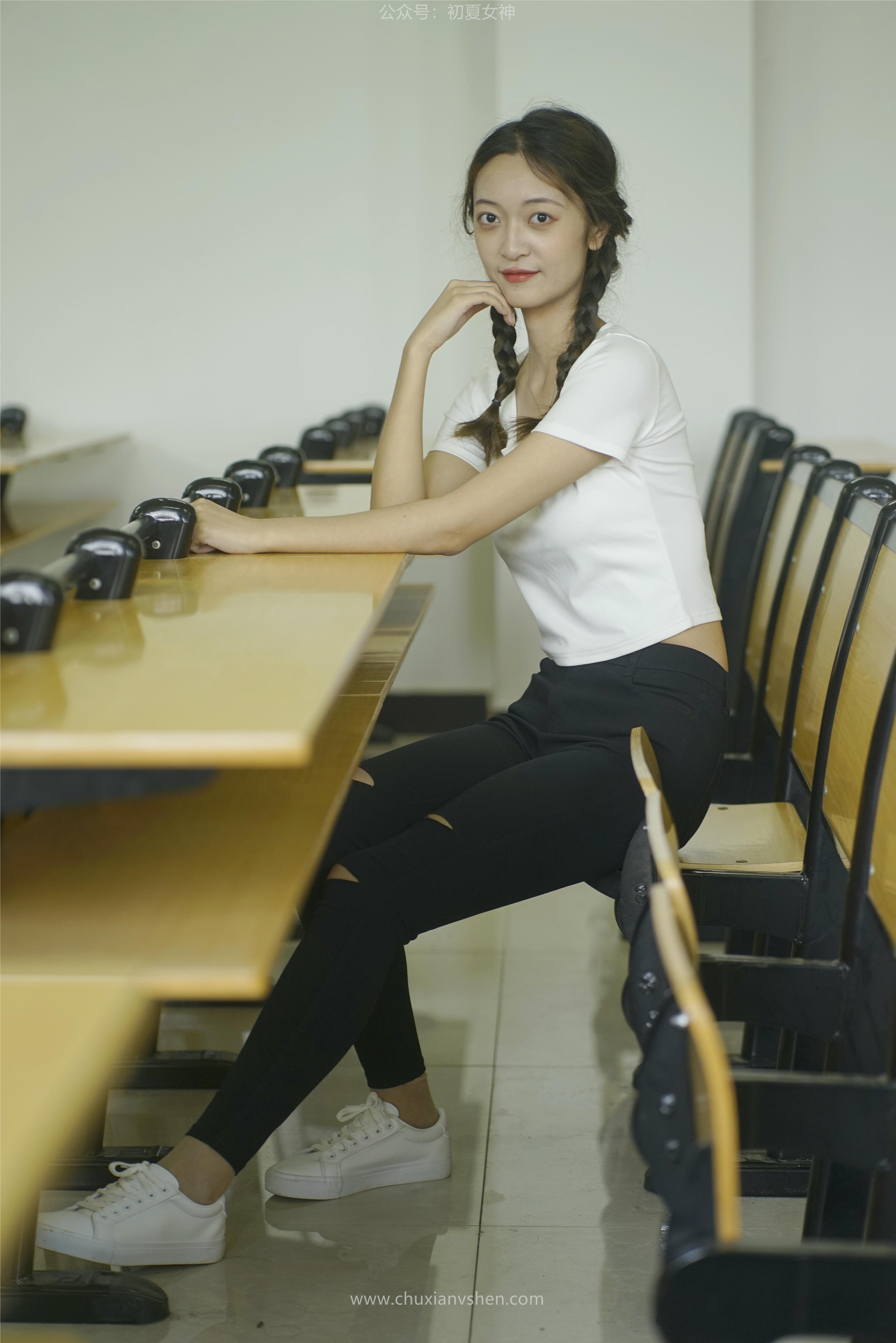 初夏女神 NO.067 依依 邻家女孩-毕业季[140P+1V／6.94GB]_第2集