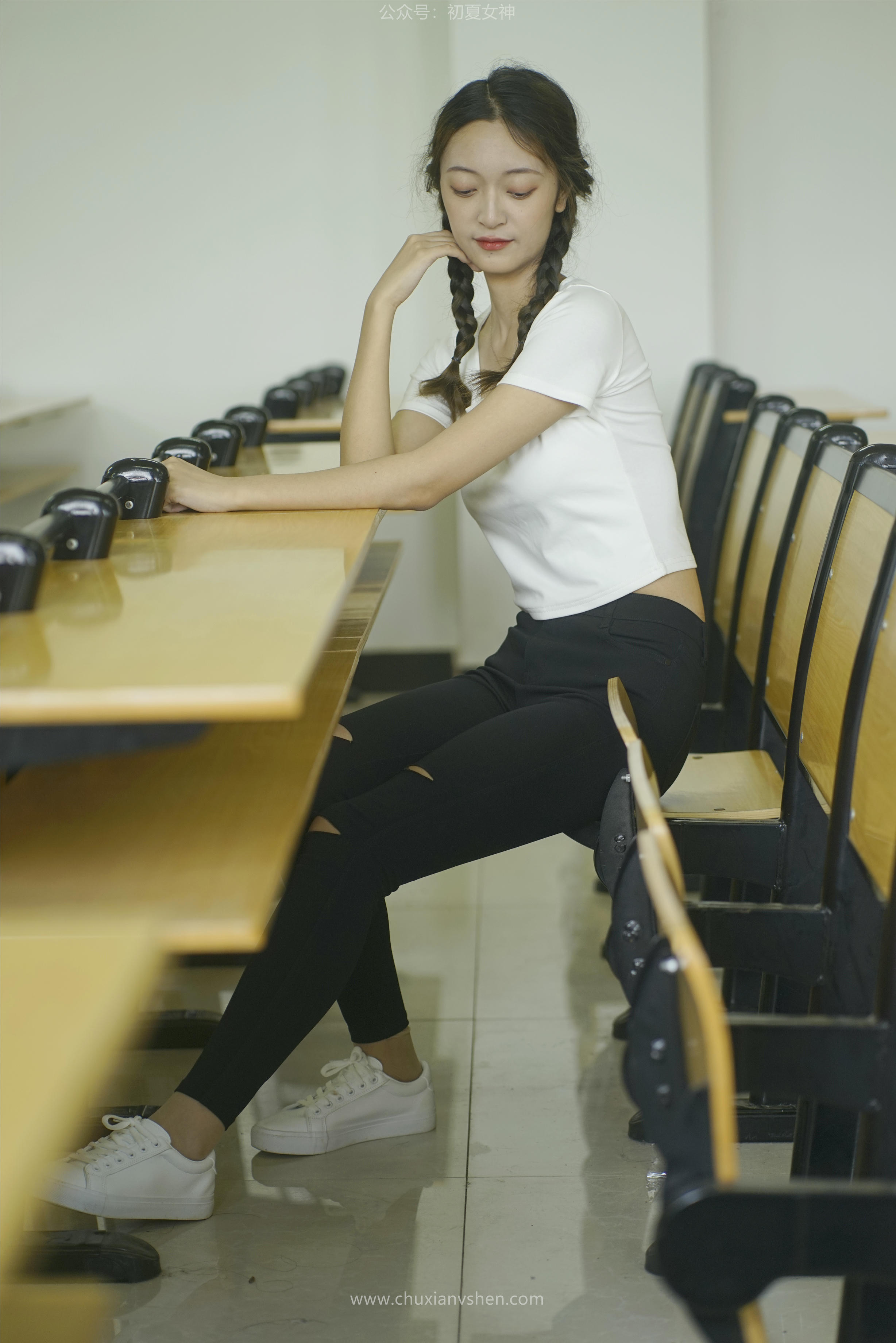 初夏女神 NO.067 依依 邻家女孩-毕业季[140P+1V／6.94GB]_第2集