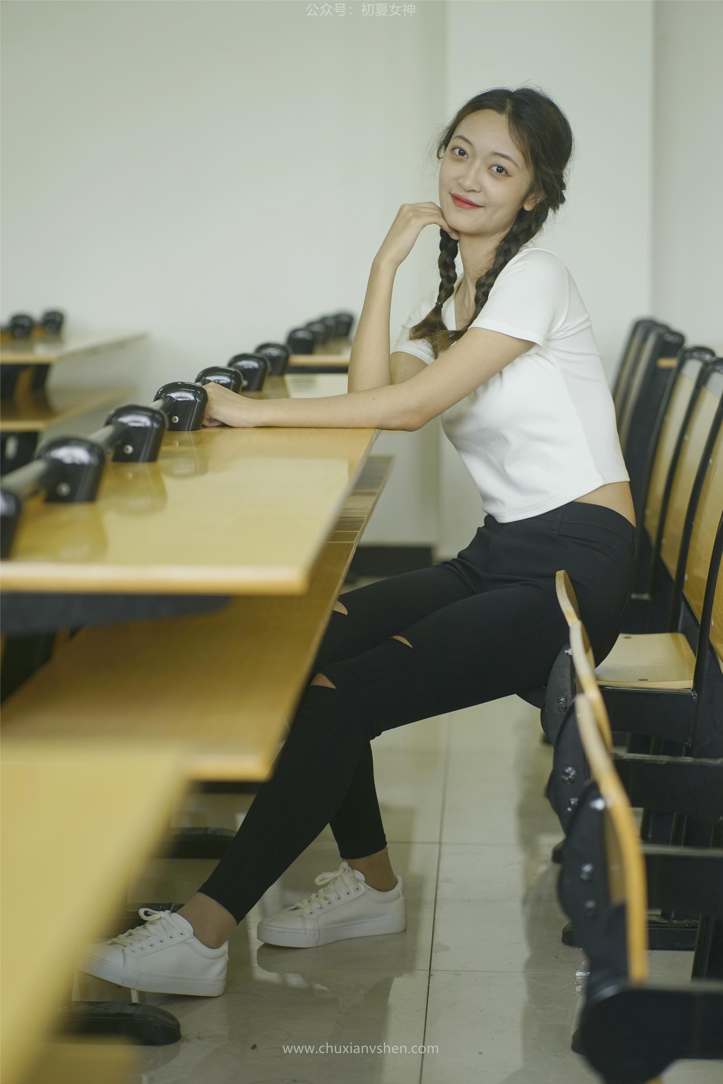 初夏女神 NO.067 依依 邻家女孩-毕业季[140P+1V／6.94GB]_第3集