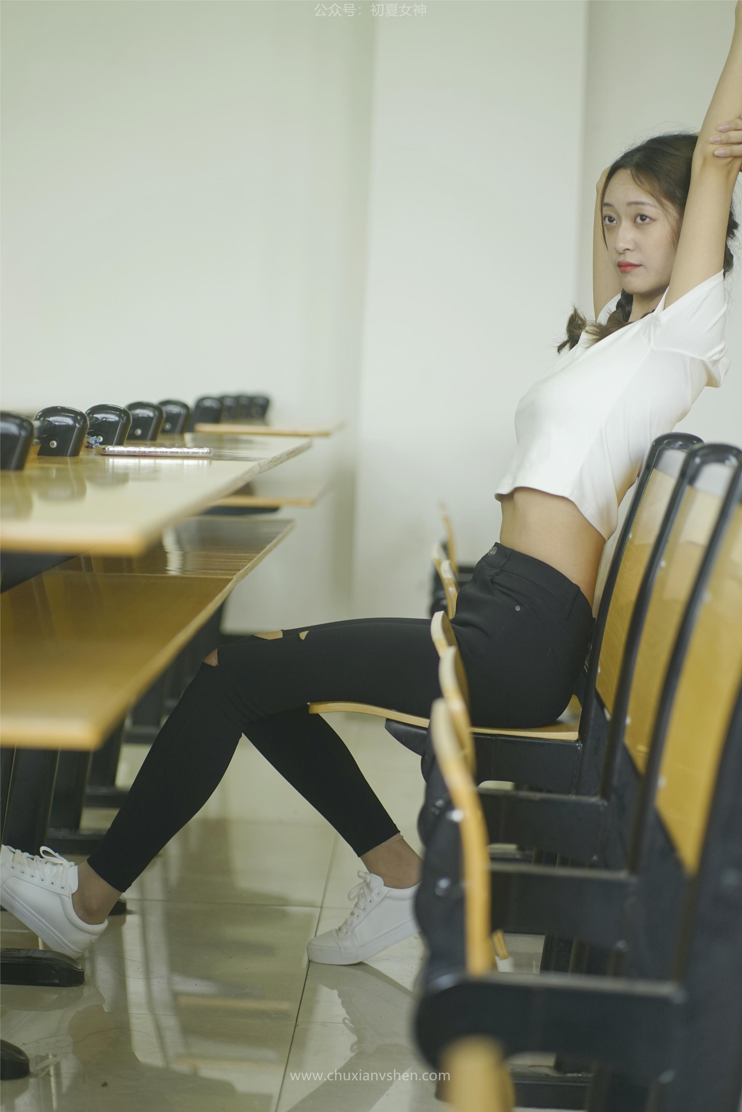 初夏女神 NO.067 依依 邻家女孩-毕业季[140P+1V／6.94GB]_第3集