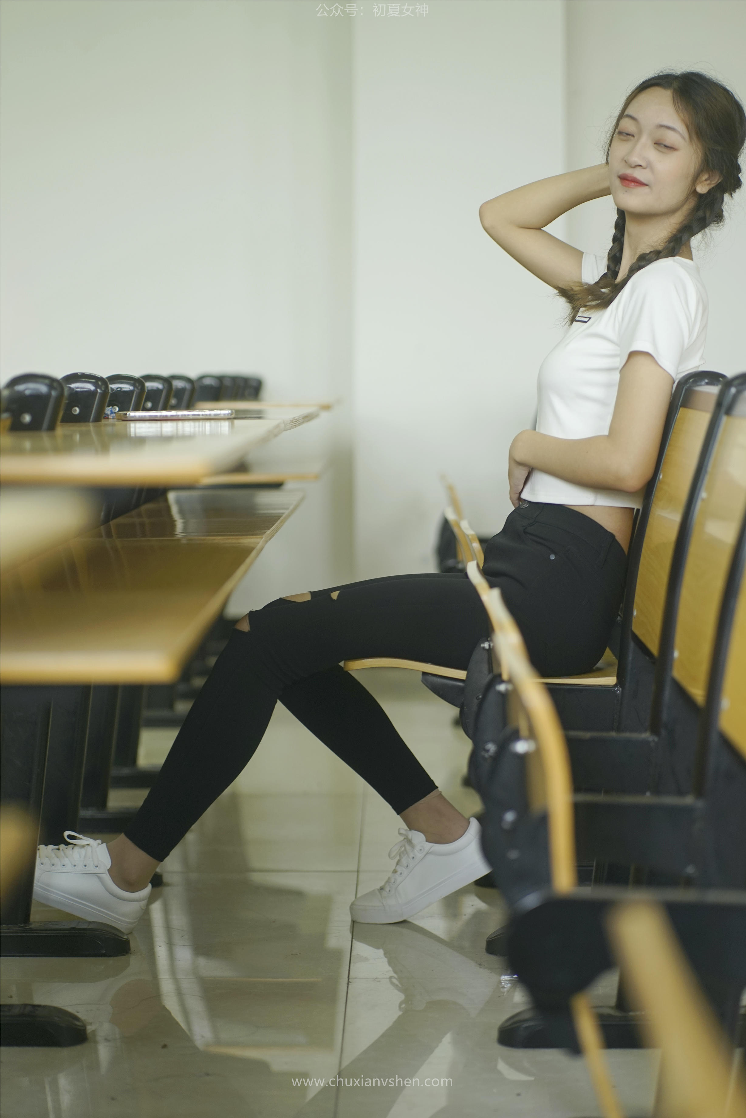 初夏女神 NO.067 依依 邻家女孩-毕业季[140P+1V／6.94GB]_第3集