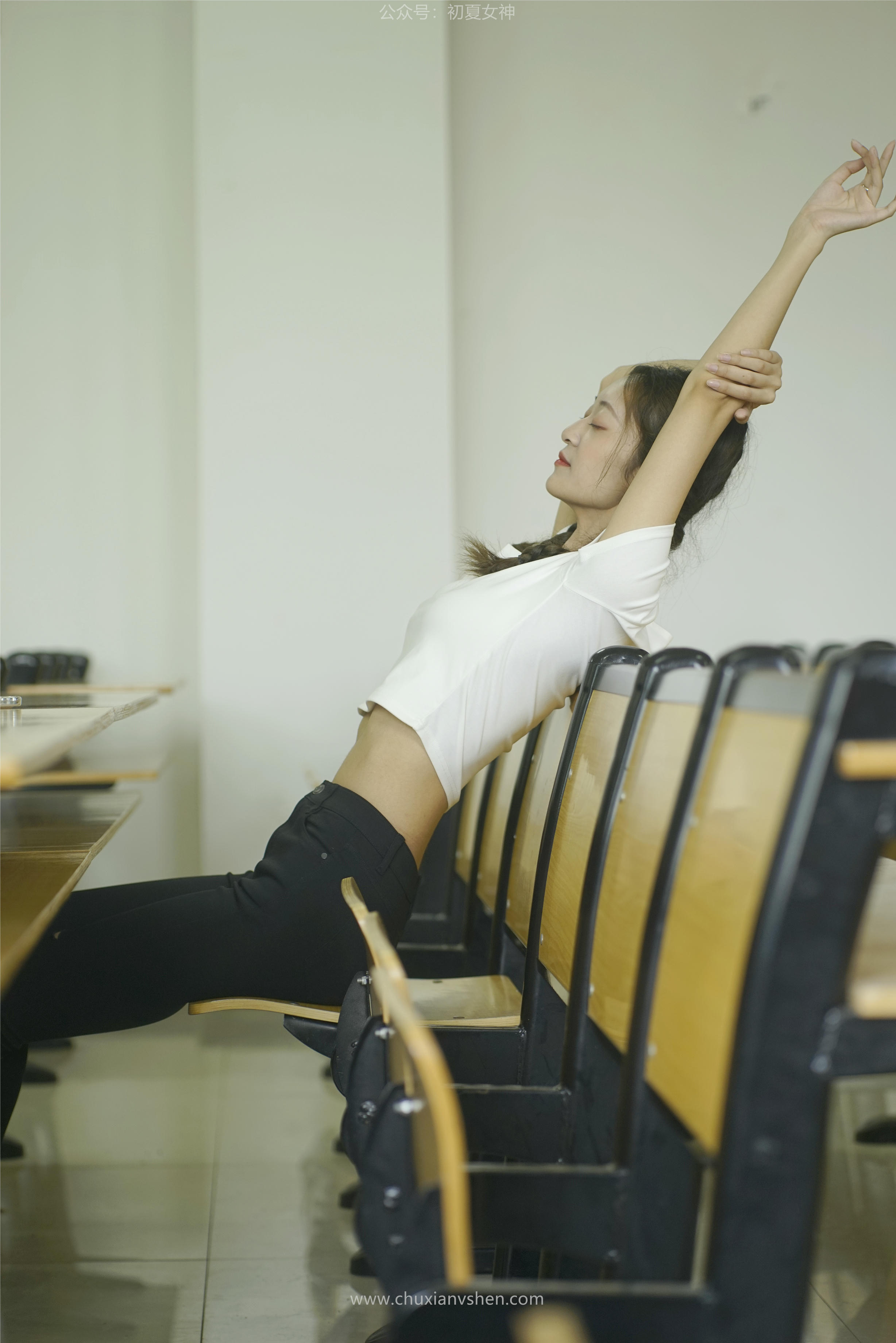 初夏女神 NO.067 依依 邻家女孩-毕业季[140P+1V／6.94GB]_第3集