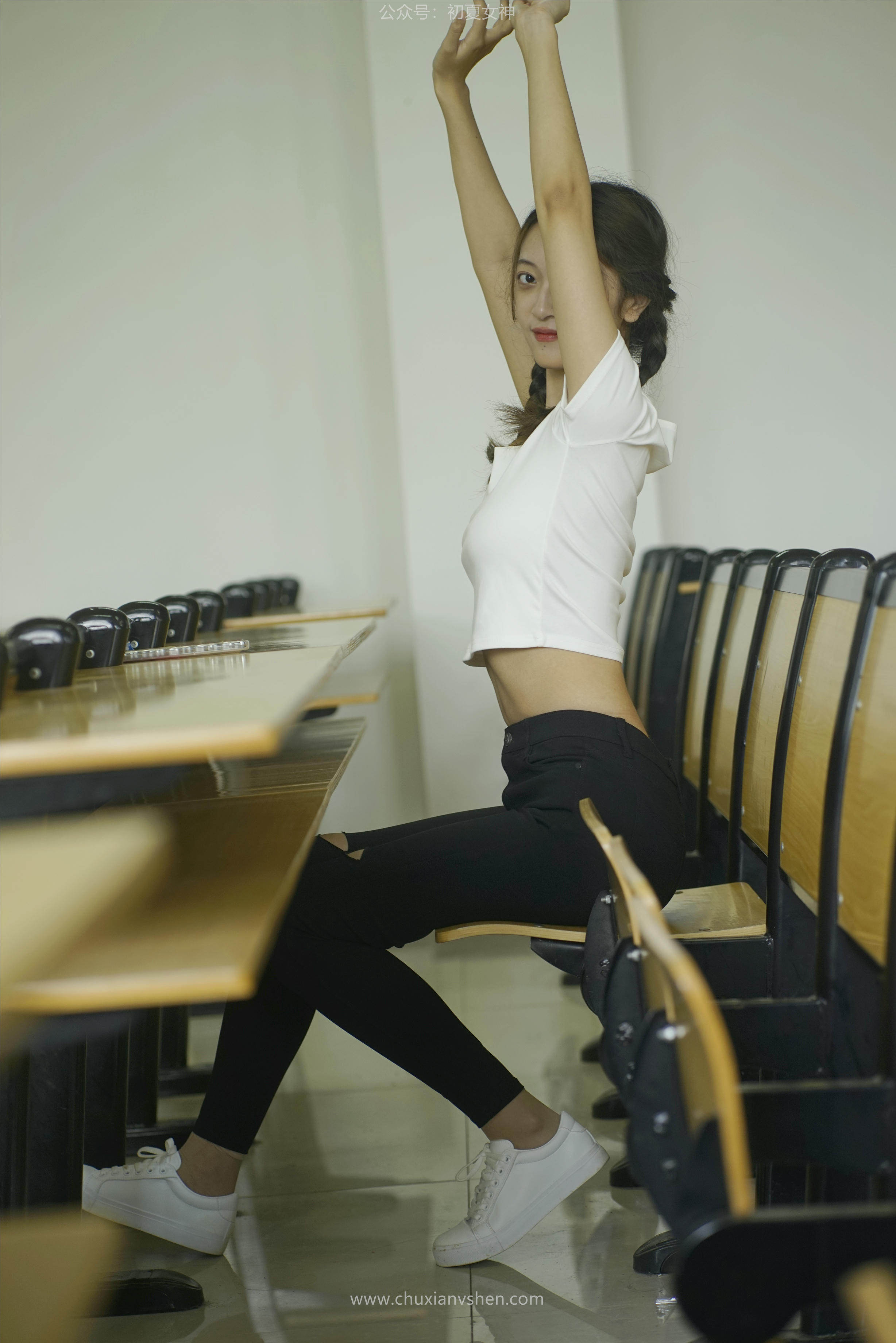 初夏女神 NO.067 依依 邻家女孩-毕业季[140P+1V／6.94GB]_第3集