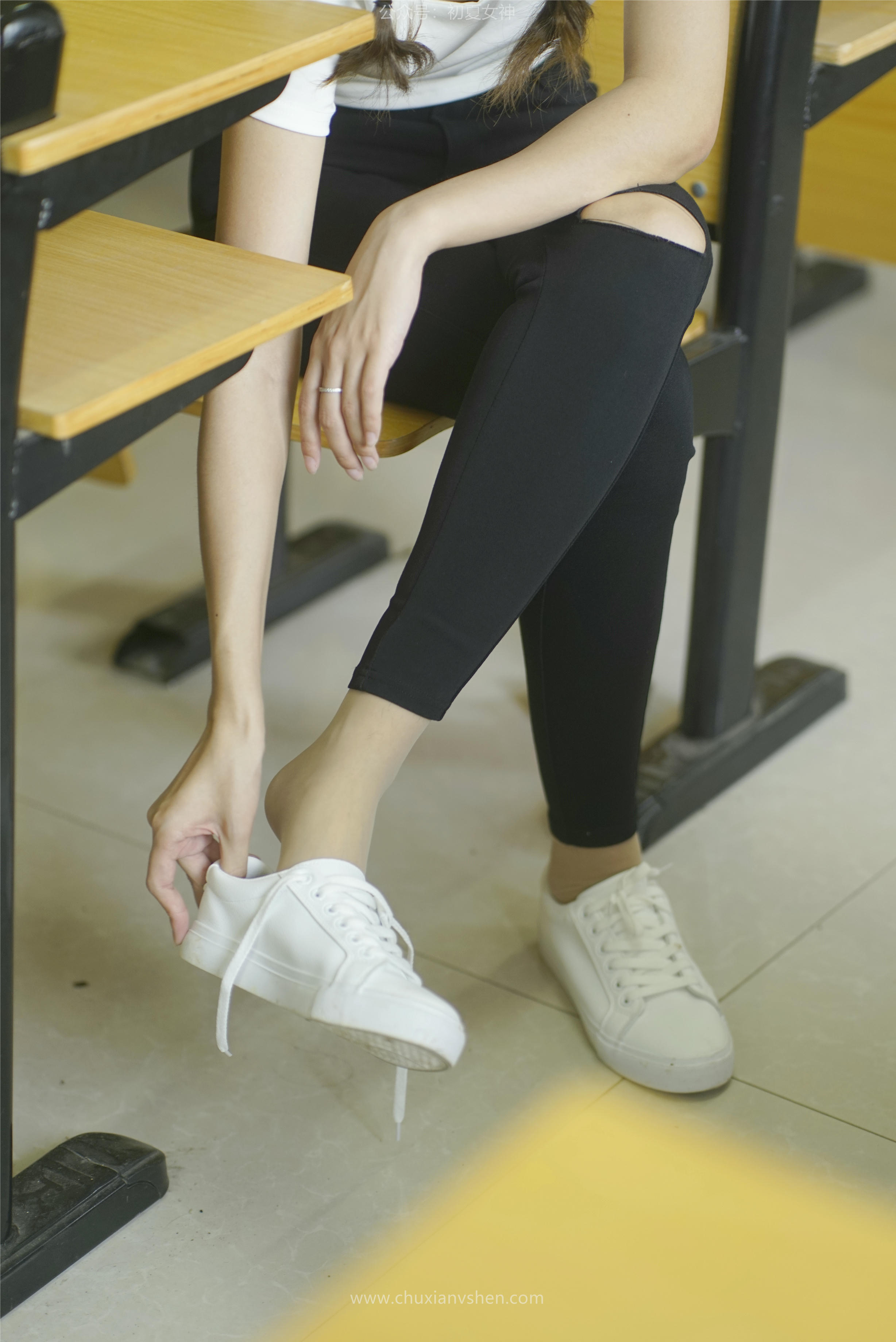 初夏女神 NO.067 依依 邻家女孩-毕业季[140P+1V／6.94GB]_第3集