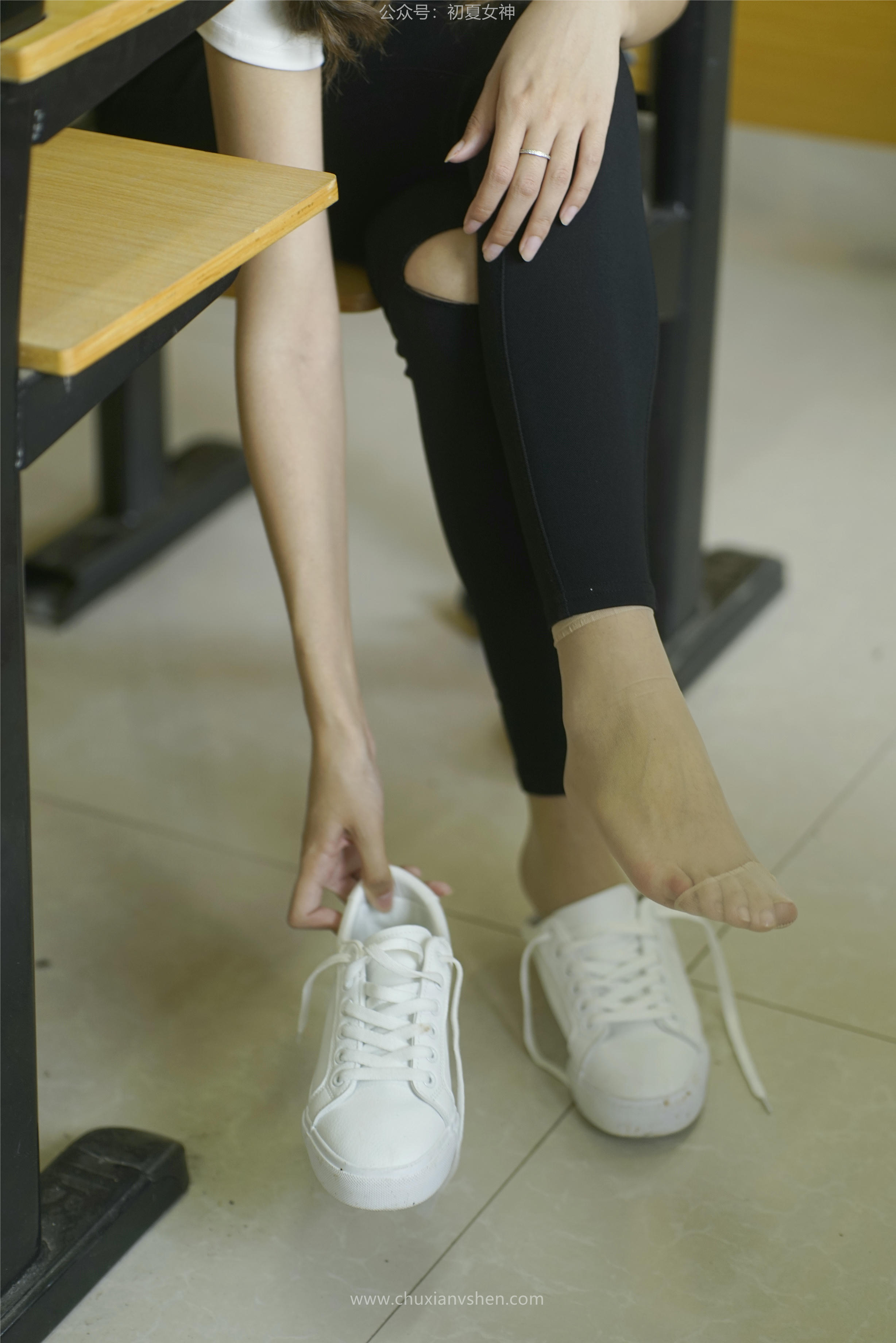 初夏女神 NO.067 依依 邻家女孩-毕业季[140P+1V／6.94GB]_第4集