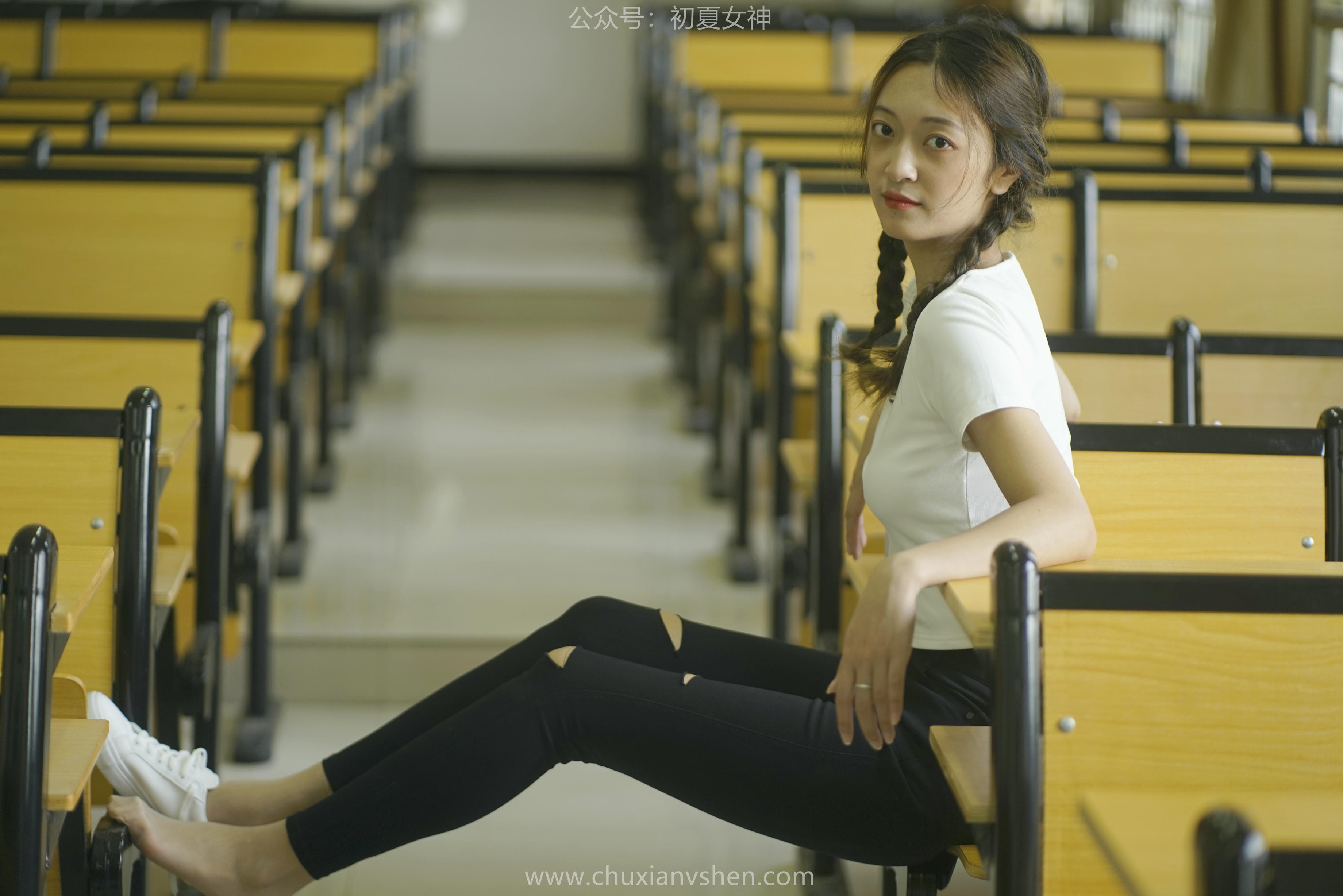 初夏女神 NO.067 依依 邻家女孩-毕业季[140P+1V／6.94GB]_第5集