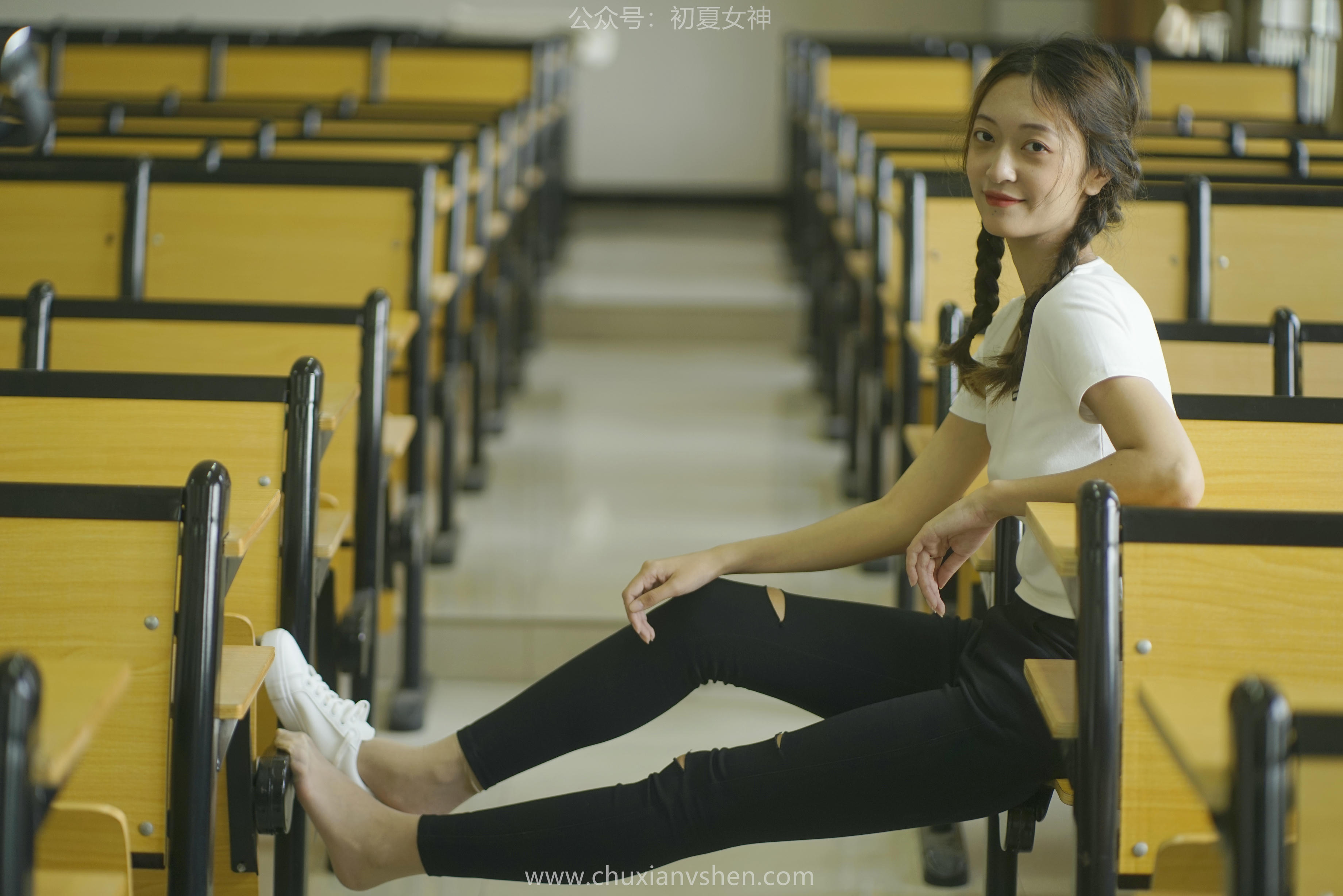 初夏女神 NO.067 依依 邻家女孩-毕业季[140P+1V／6.94GB]_第5集