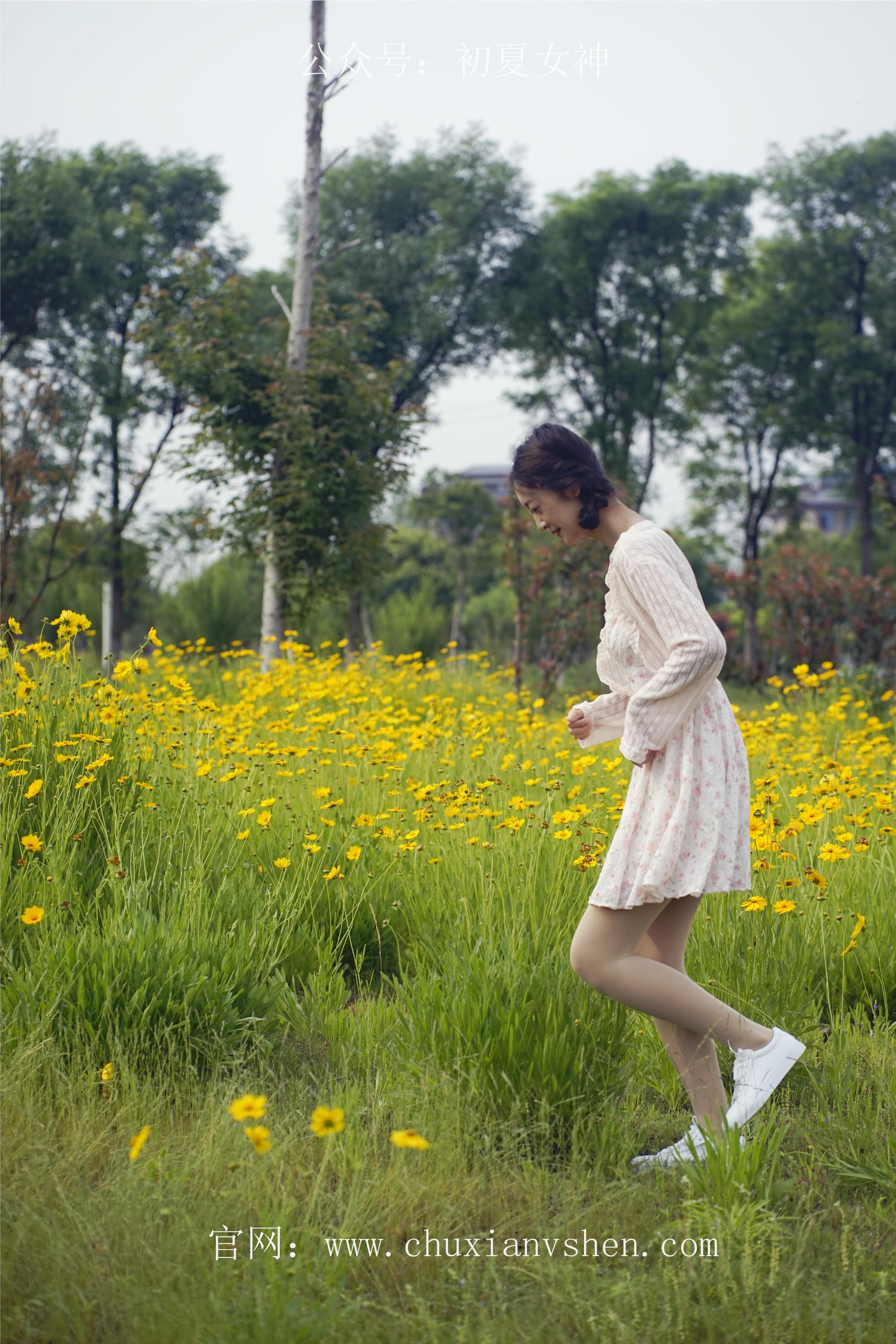 初夏女神 NO.070 依依 邻家女孩-风中少女[122P+1V／4.65GB]_第1集