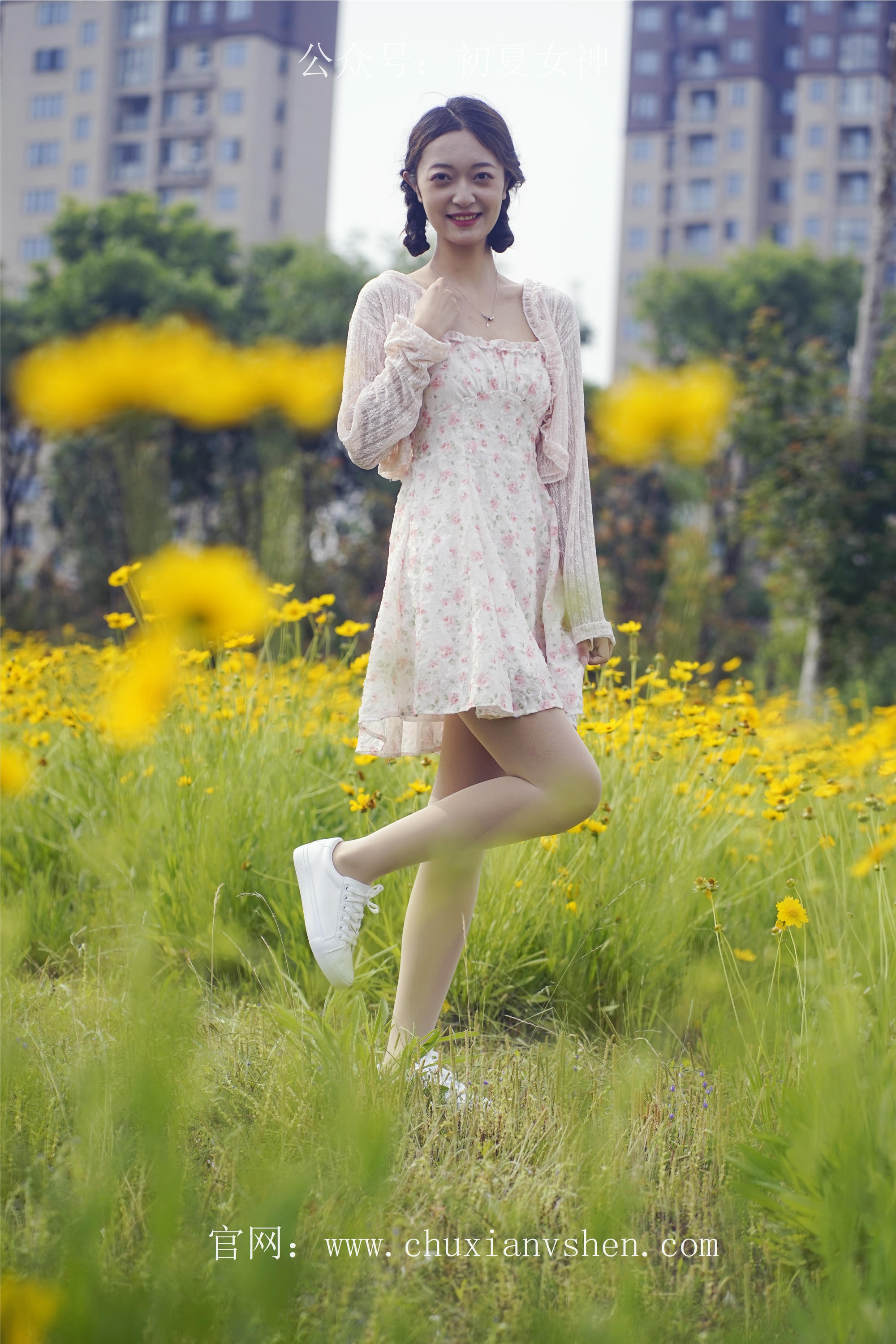 初夏女神 NO.070 依依 邻家女孩-风中少女[122P+1V／4.65GB]_第1集