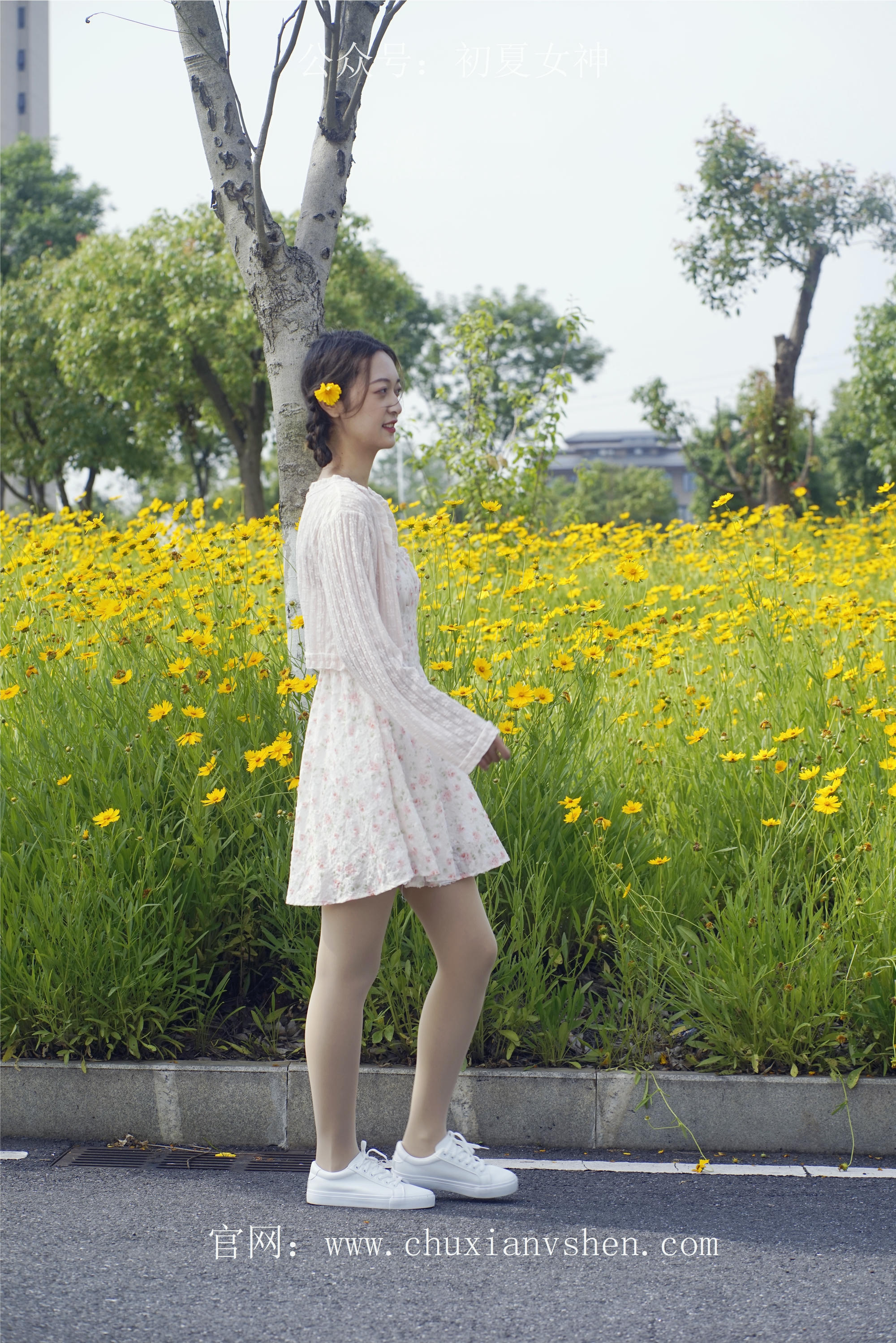 初夏女神 NO.070 依依 邻家女孩-风中少女[122P+1V／4.65GB]_第3集