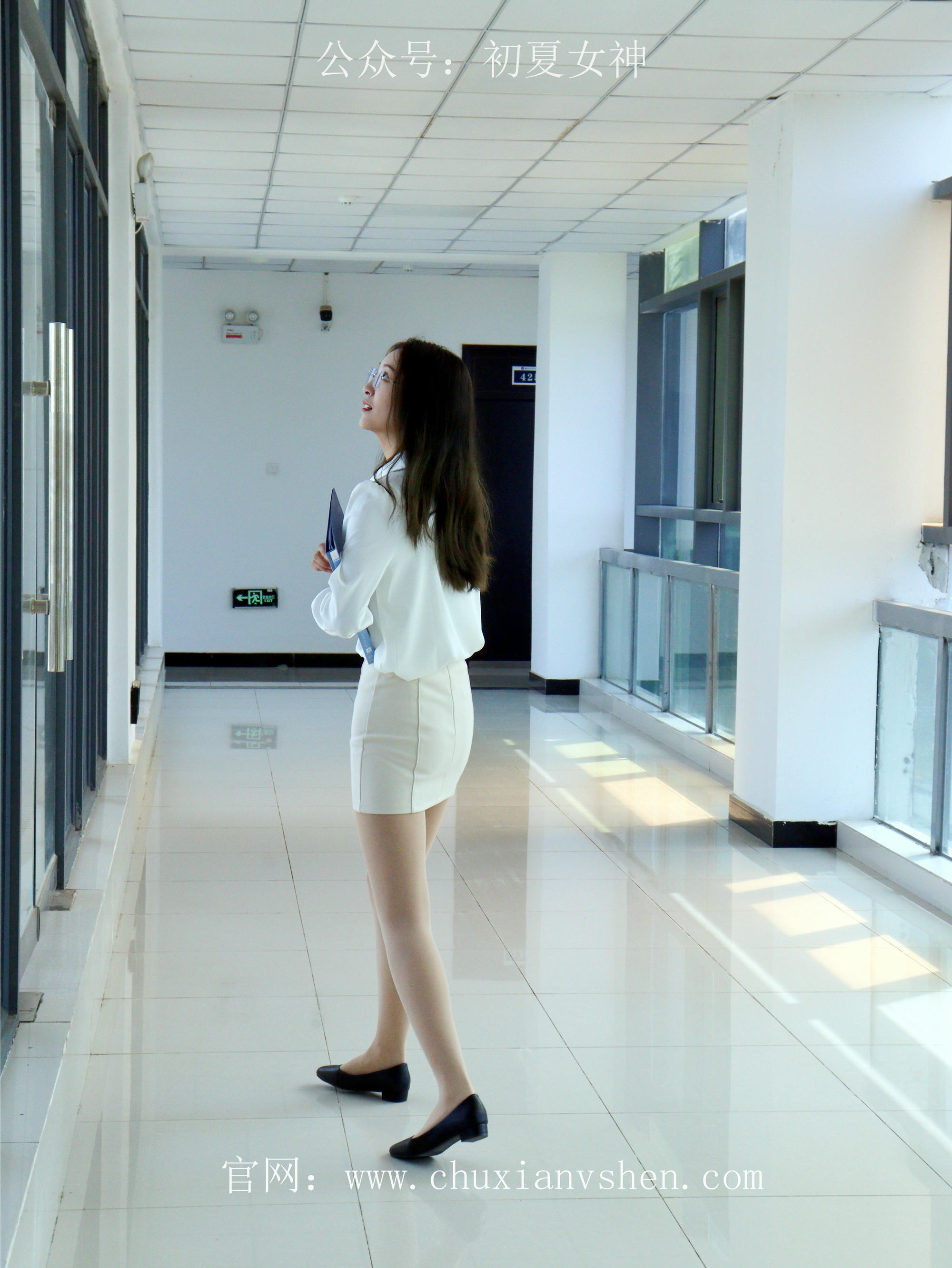 初夏女神 NO.071 依依 邻家女孩-实习篇[190P+1V／6.54GB]_第6集