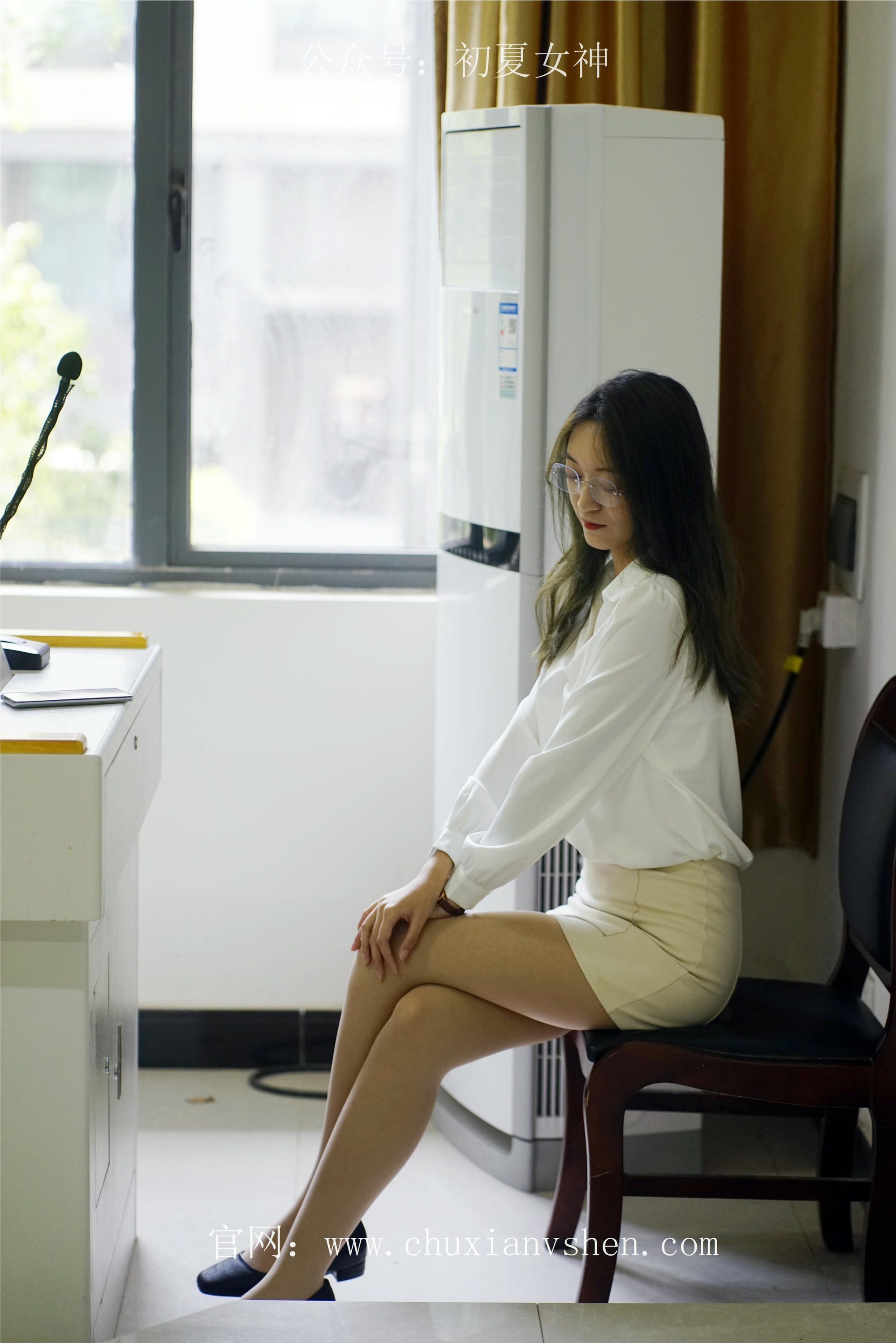 初夏女神 NO.071 依依 邻家女孩-实习篇[190P+1V／6.54GB]_第1集