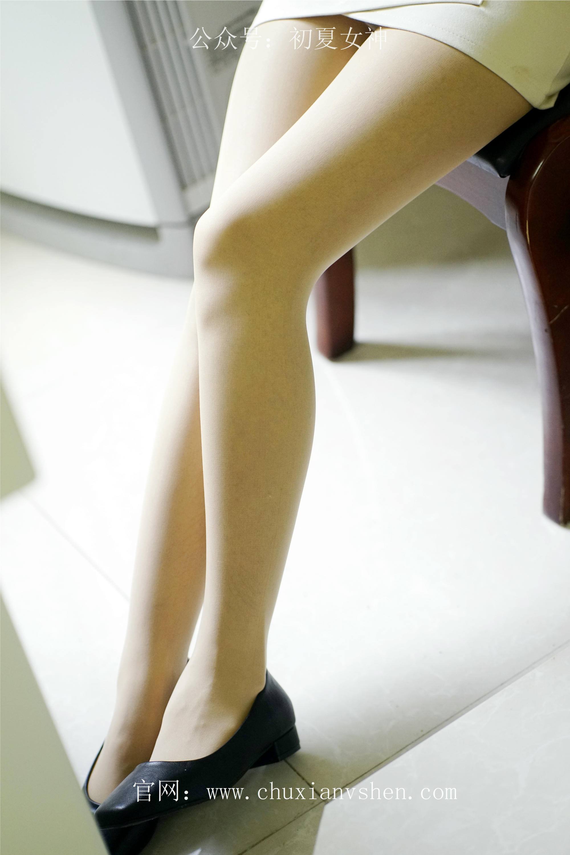 初夏女神 NO.071 依依 邻家女孩-实习篇[190P+1V／6.54GB]_第1集