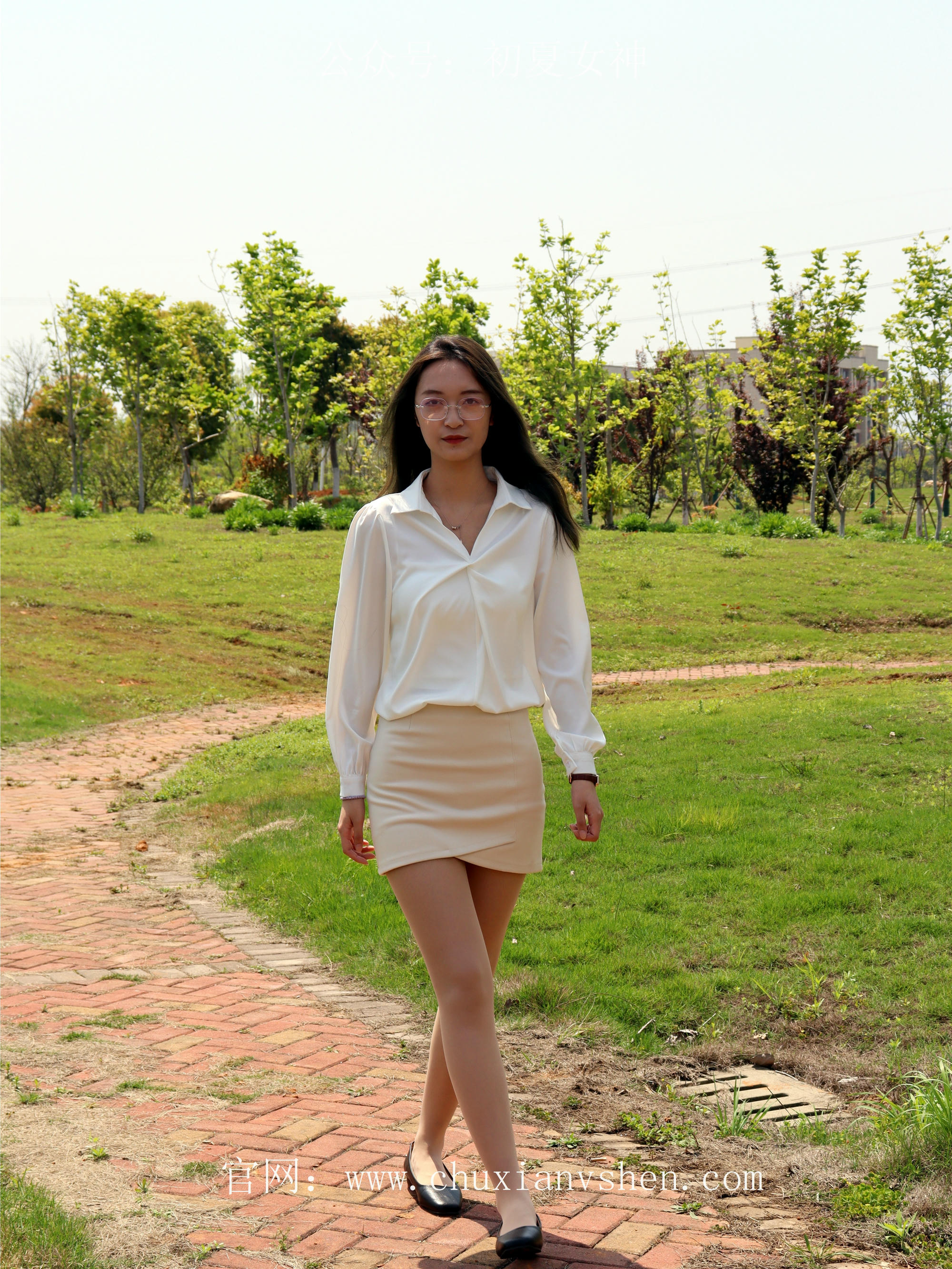 初夏女神 NO.071 依依 邻家女孩-实习篇[190P+1V／6.54GB]_第10集