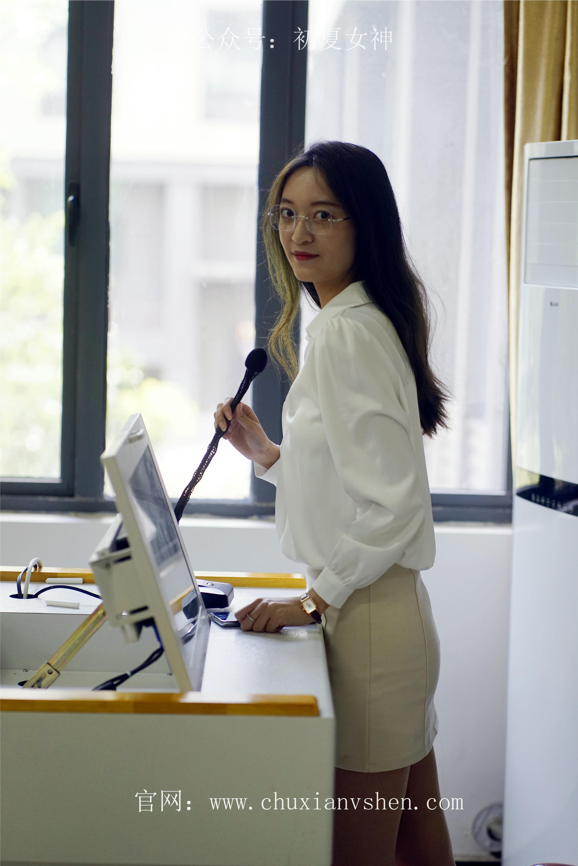 初夏女神 NO.071 依依 邻家女孩-实习篇[190P+1V／6.54GB]_第1集