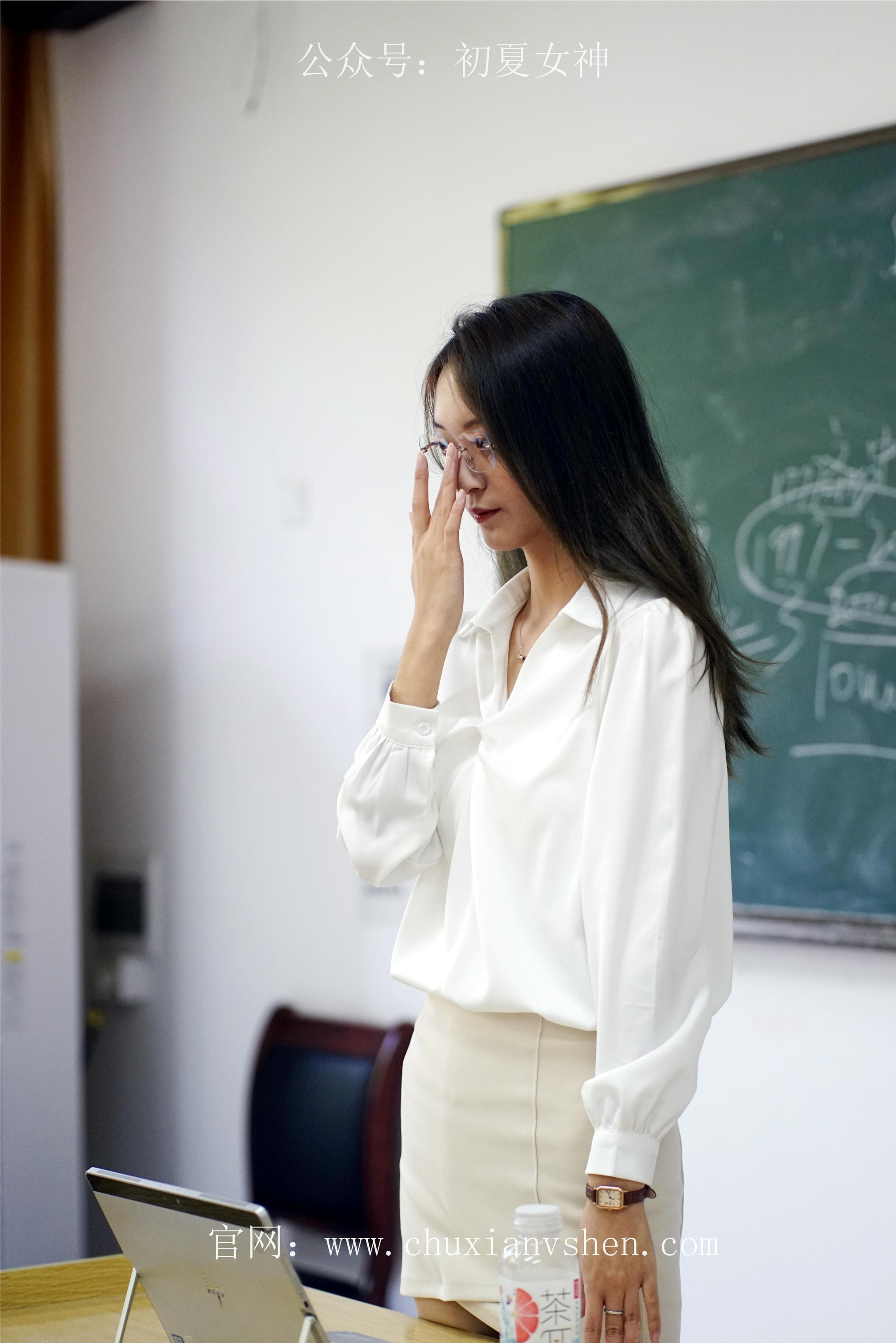 初夏女神 NO.071 依依 邻家女孩-实习篇[190P+1V／6.54GB]_第3集