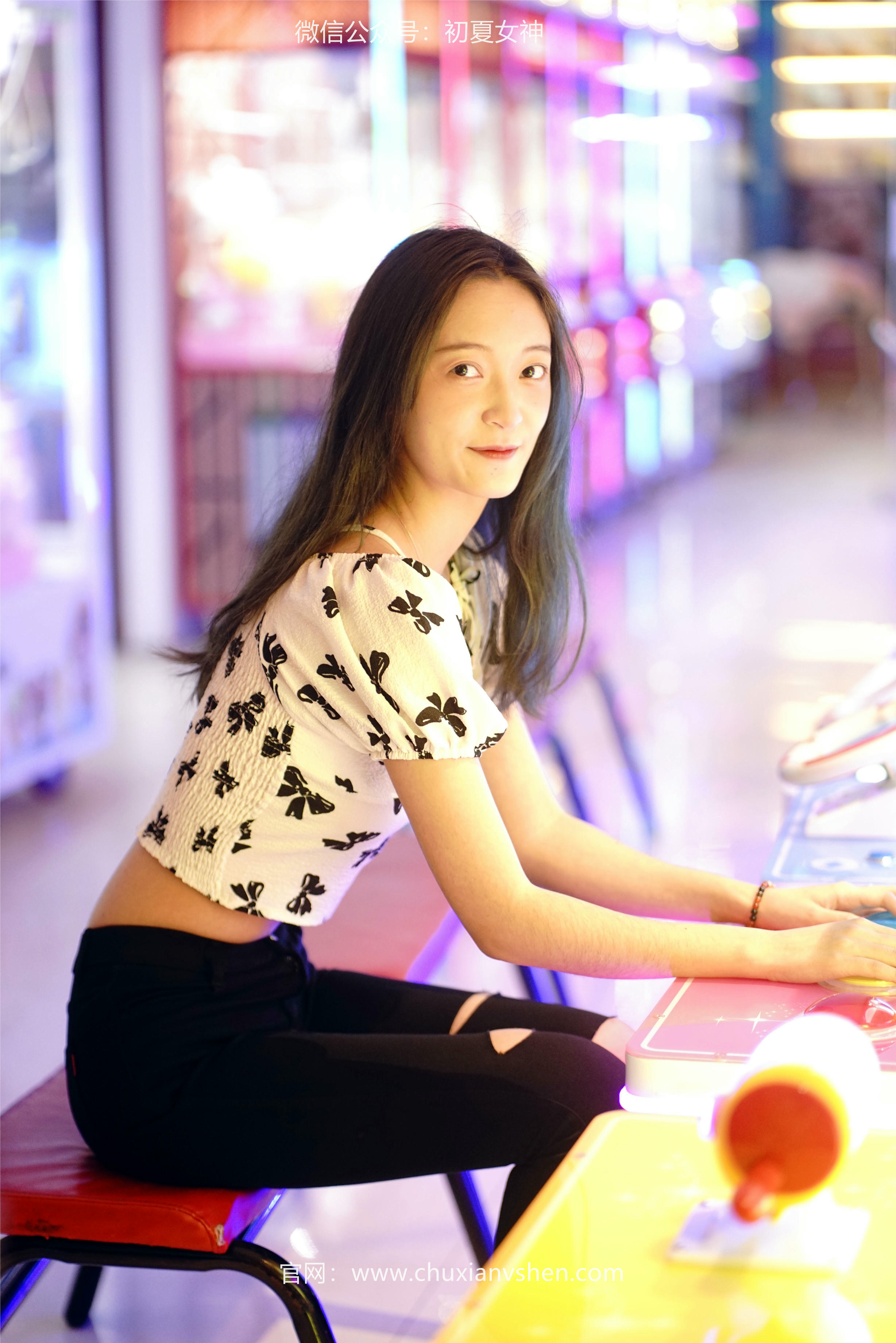 初夏女神 NO.072 依依 邻家女孩-商场篇[88P+1V／3.83GB]_第1集