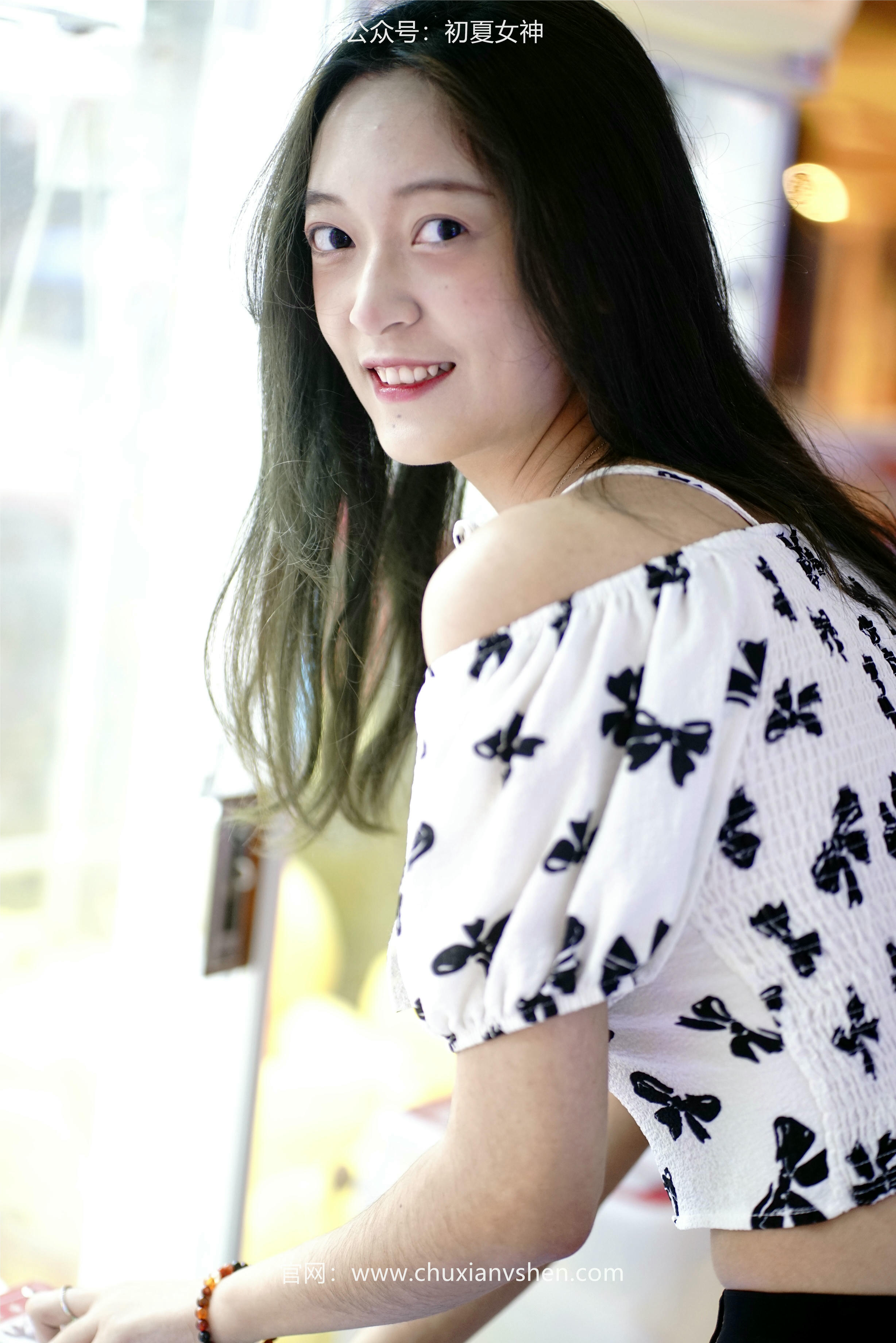 初夏女神 NO.072 依依 邻家女孩-商场篇[88P+1V／3.83GB]_第1集