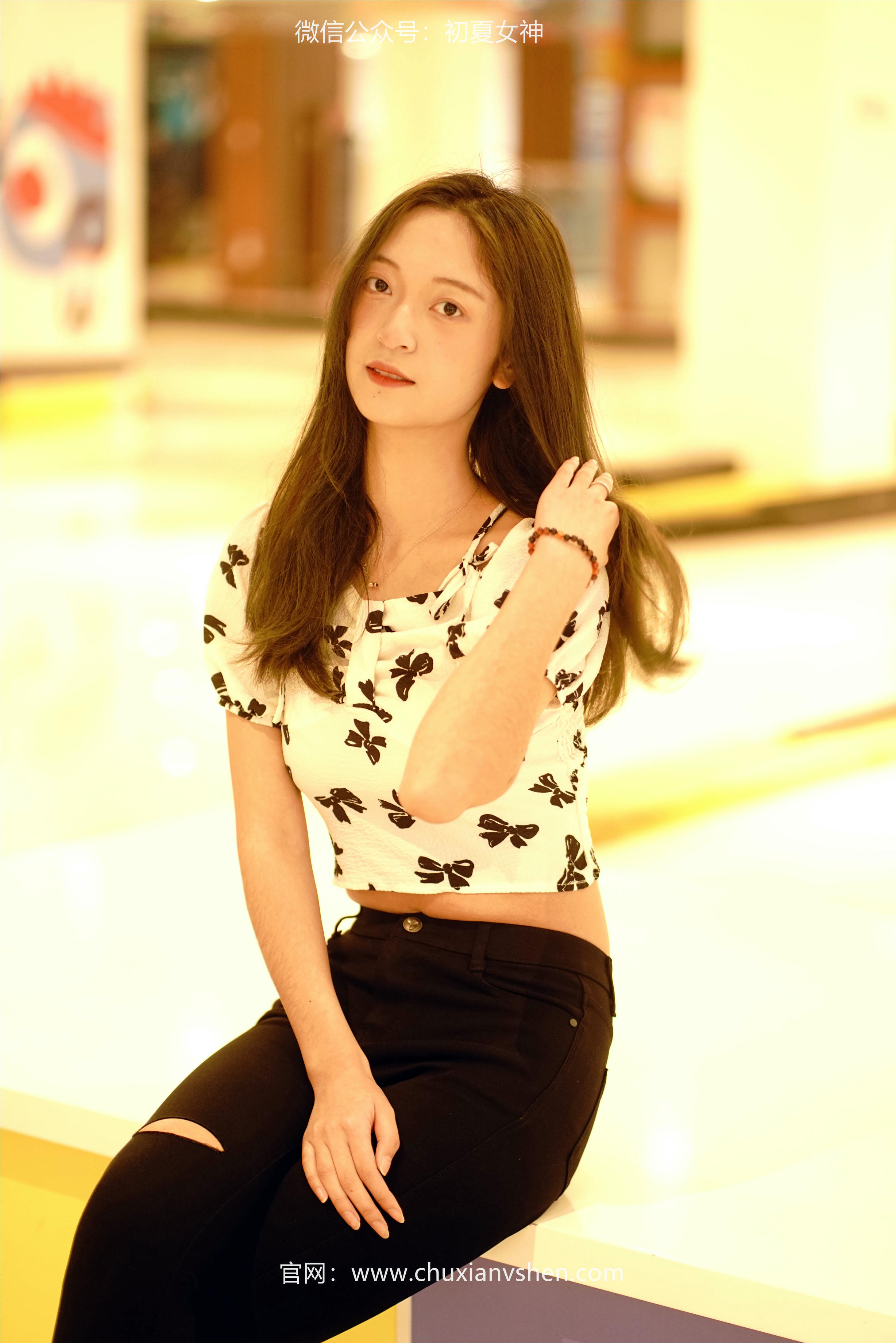 初夏女神 NO.072 依依 邻家女孩-商场篇[88P+1V／3.83GB]_第2集