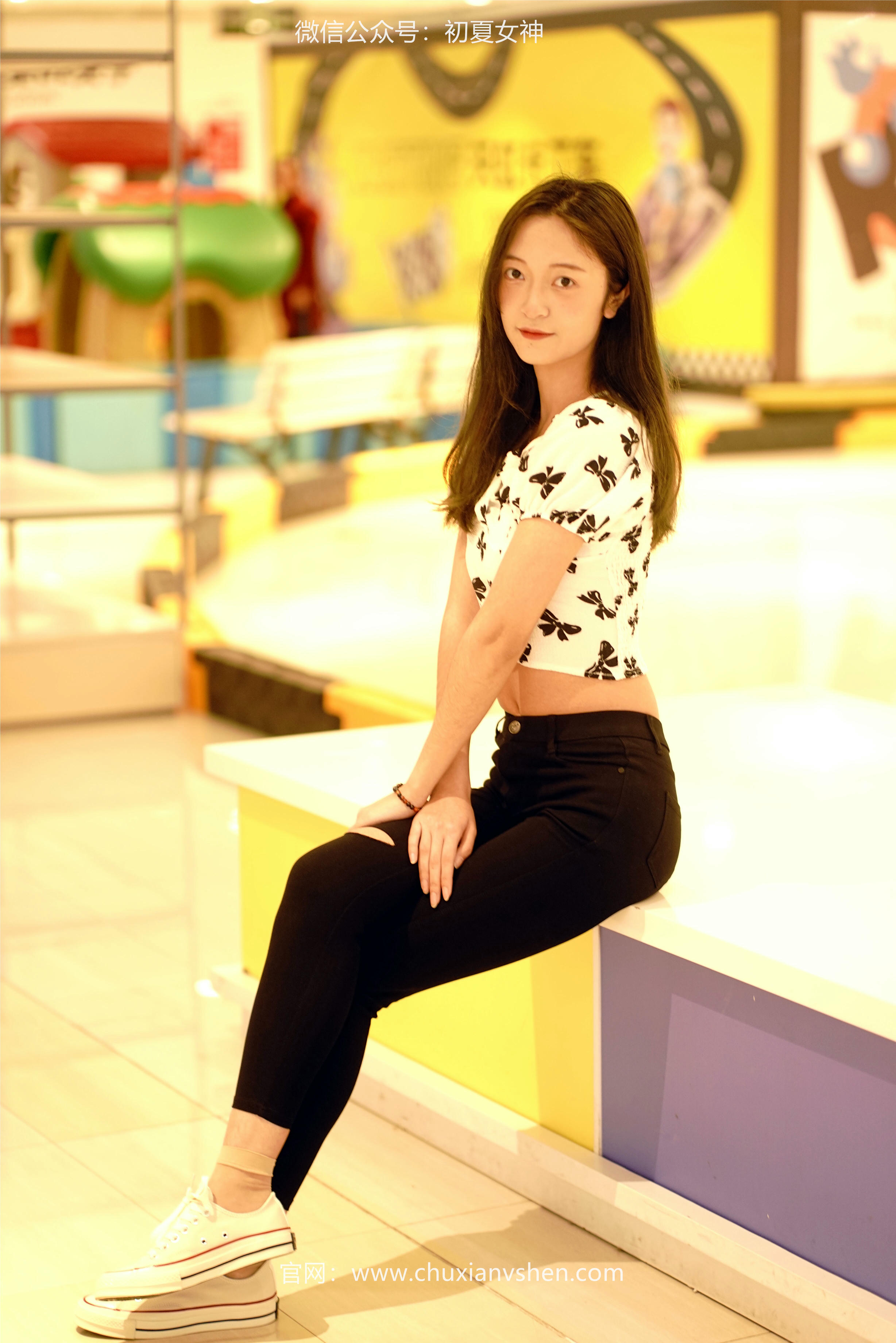 初夏女神 NO.072 依依 邻家女孩-商场篇[88P+1V／3.83GB]_第2集