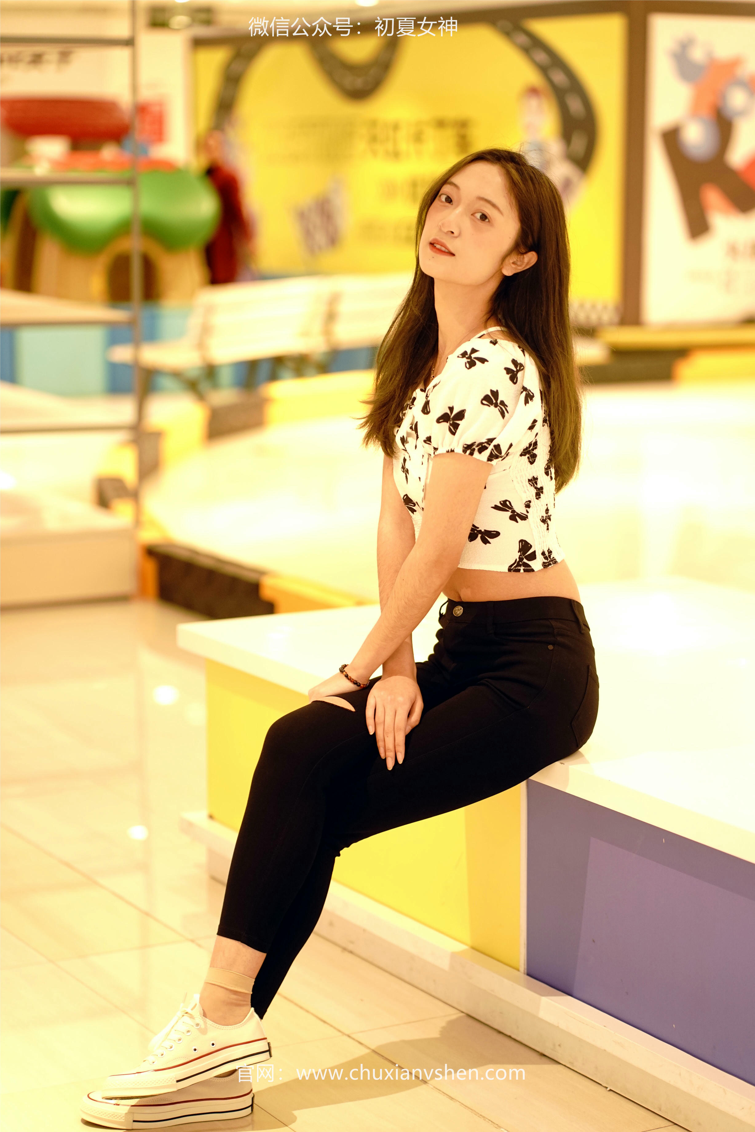 初夏女神 NO.072 依依 邻家女孩-商场篇[88P+1V／3.83GB]_第2集