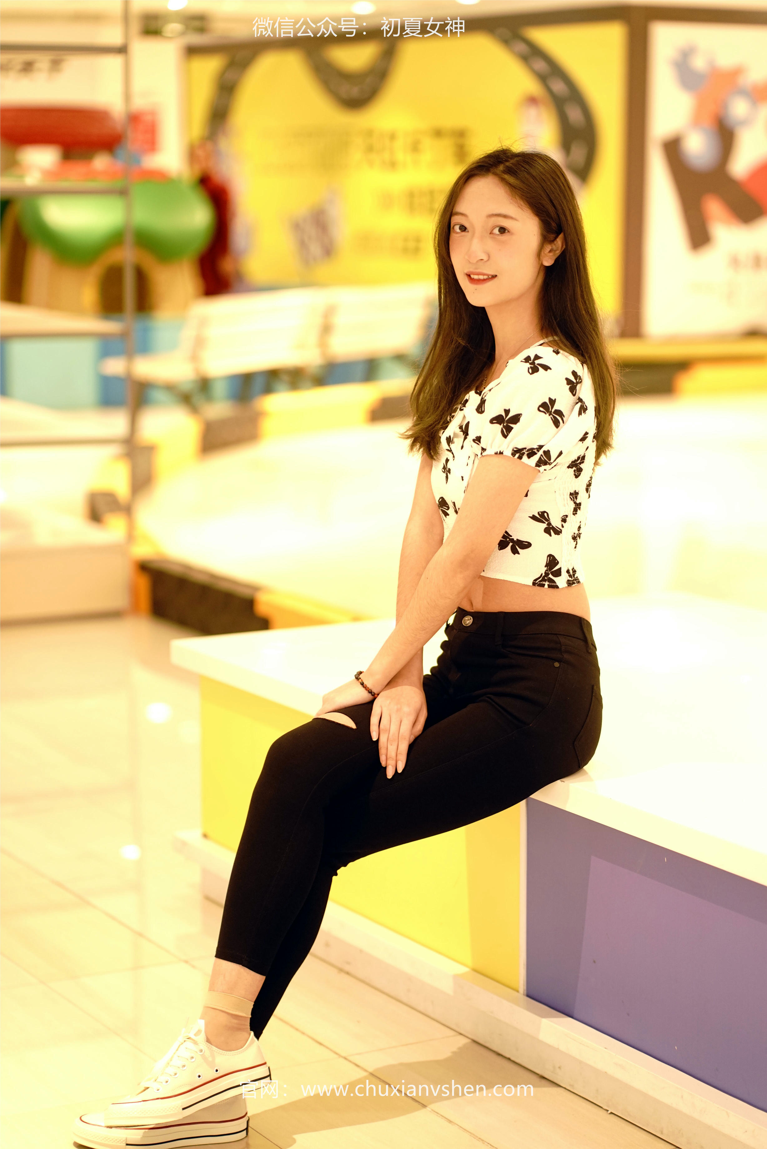 初夏女神 NO.072 依依 邻家女孩-商场篇[88P+1V／3.83GB]_第2集