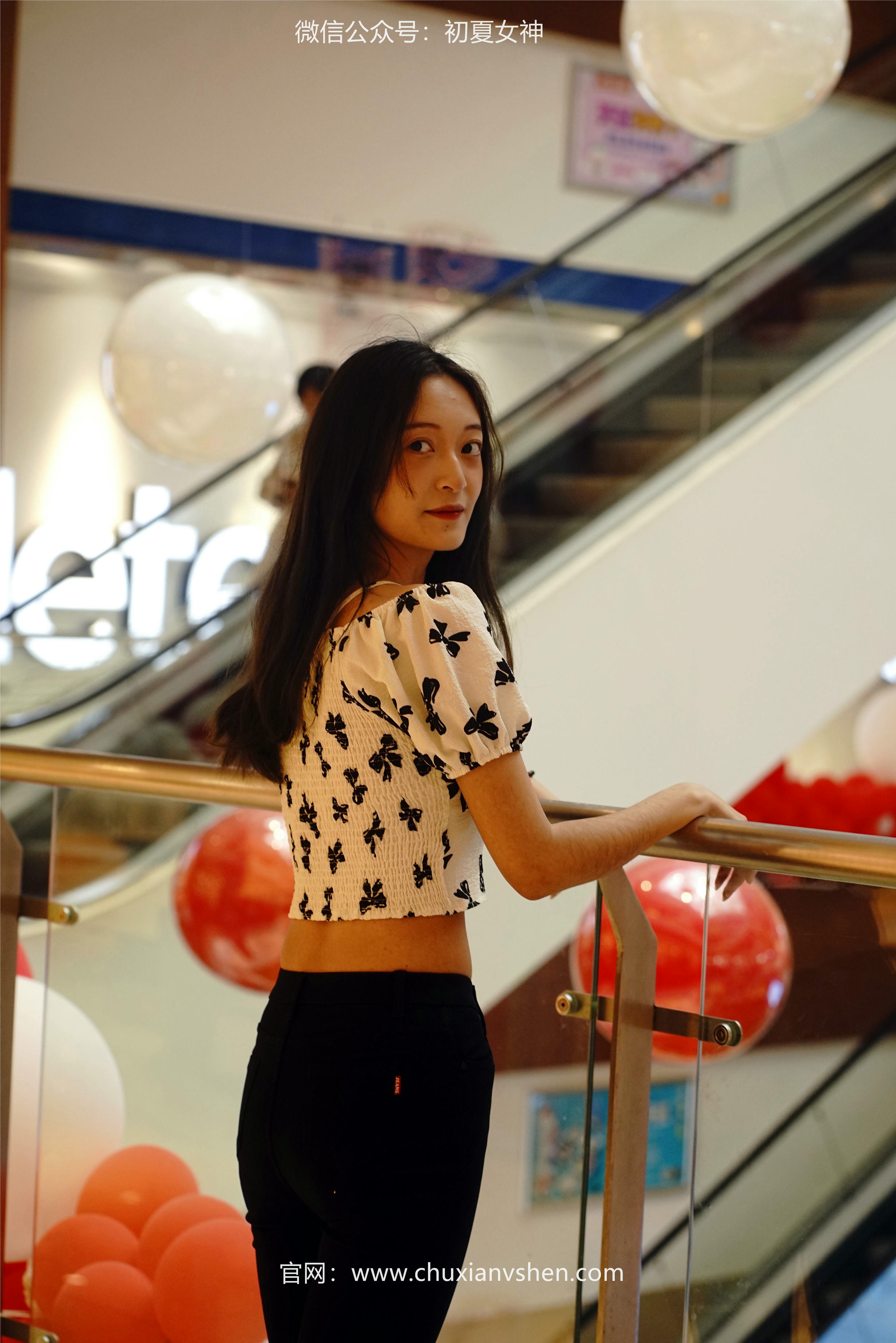 初夏女神 NO.072 依依 邻家女孩-商场篇[88P+1V／3.83GB]_第2集