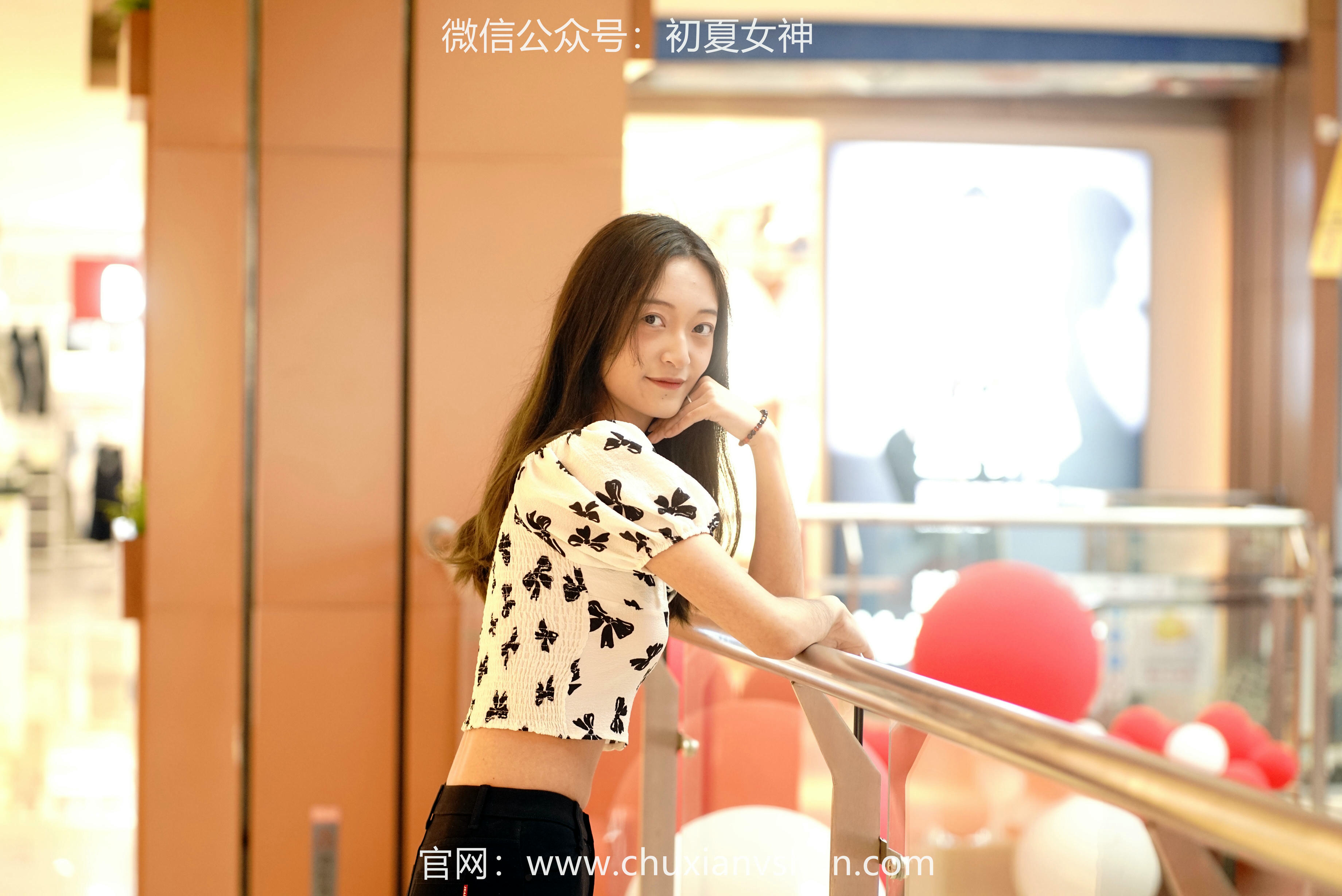 初夏女神 NO.072 依依 邻家女孩-商场篇[88P+1V／3.83GB]_第2集