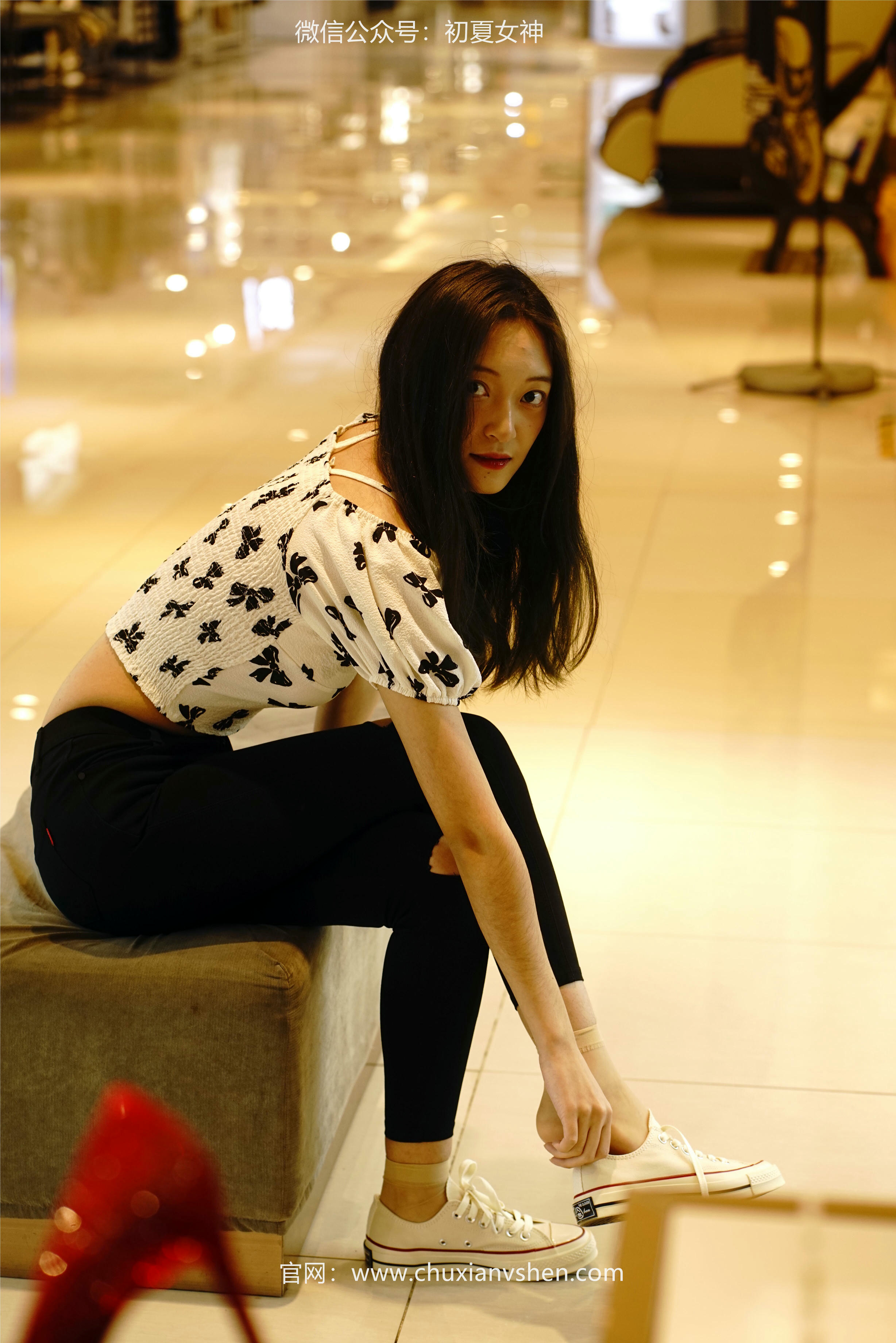 初夏女神 NO.072 依依 邻家女孩-商场篇[88P+1V／3.83GB]_第2集