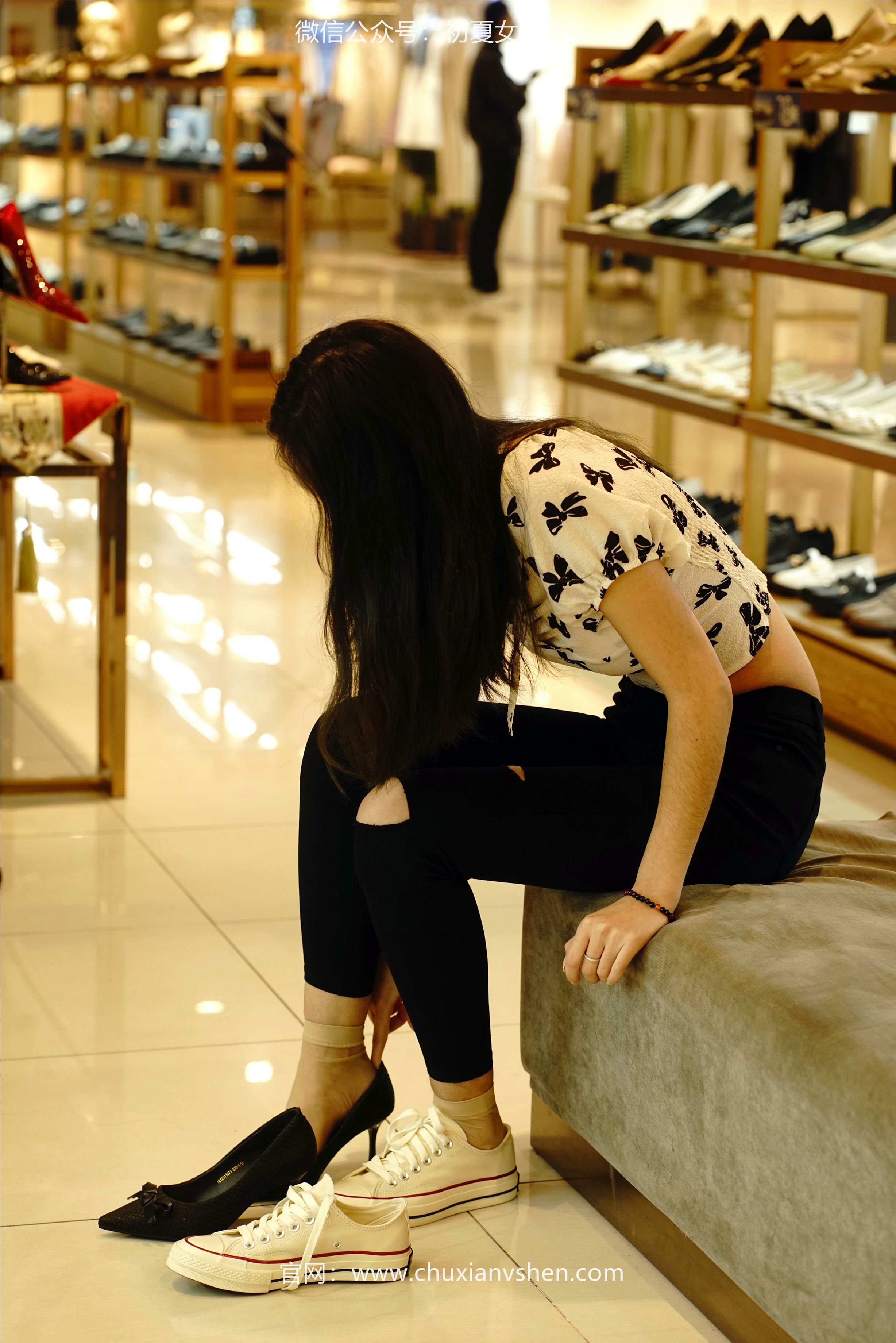 初夏女神 NO.072 依依 邻家女孩-商场篇[88P+1V／3.83GB]_第2集