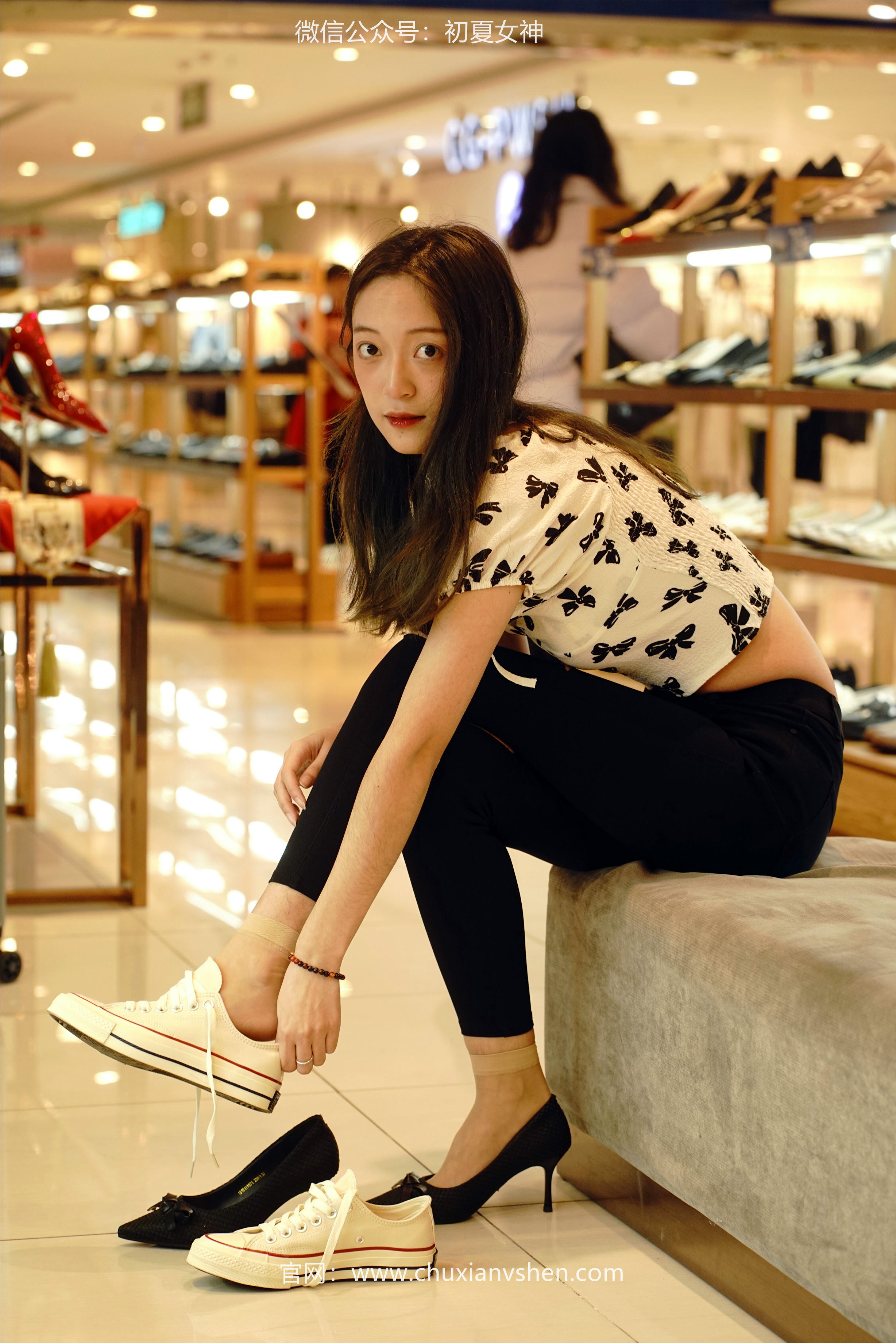 初夏女神 NO.072 依依 邻家女孩-商场篇[88P+1V／3.83GB]_第2集