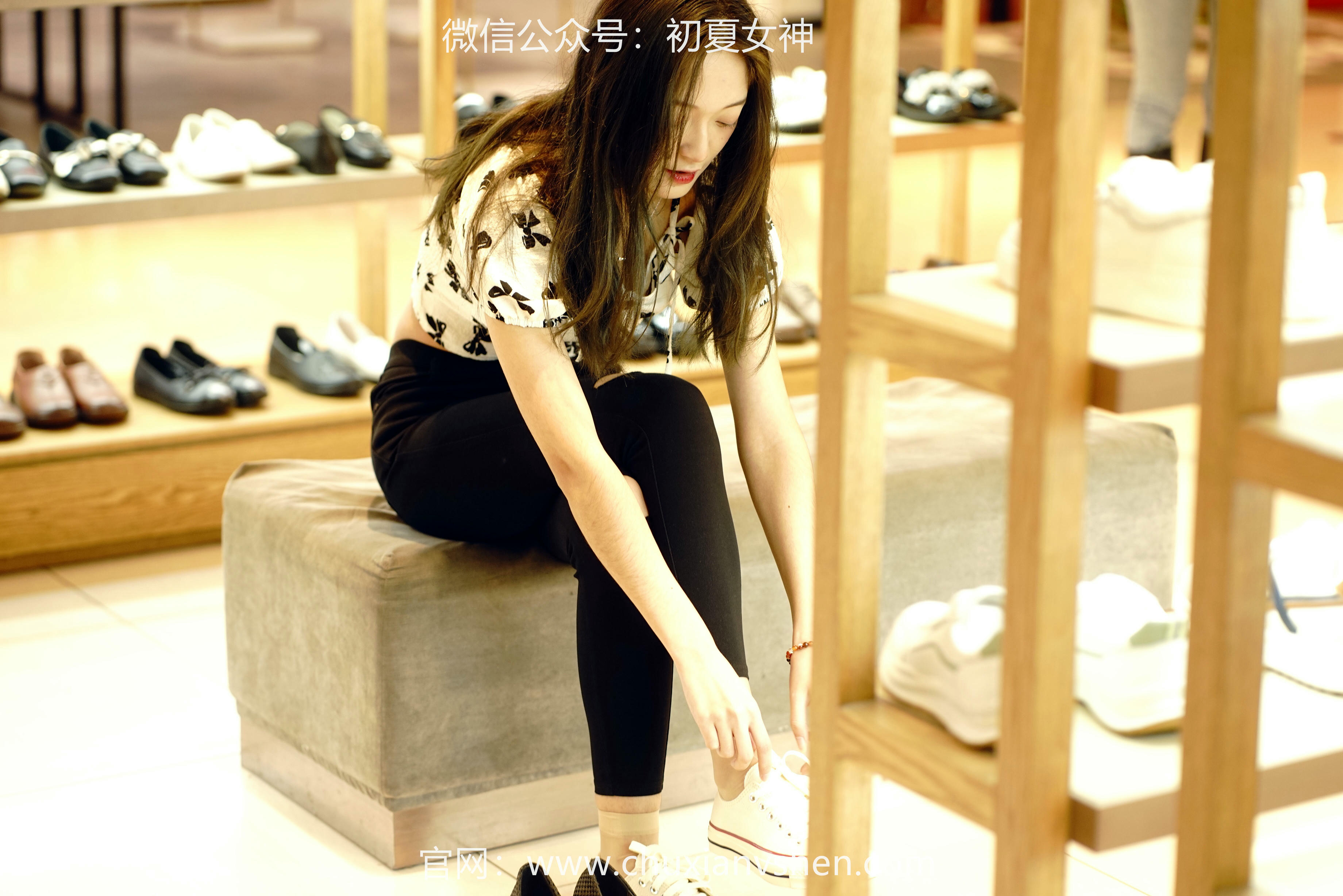 初夏女神 NO.072 依依 邻家女孩-商场篇[88P+1V／3.83GB]_第3集