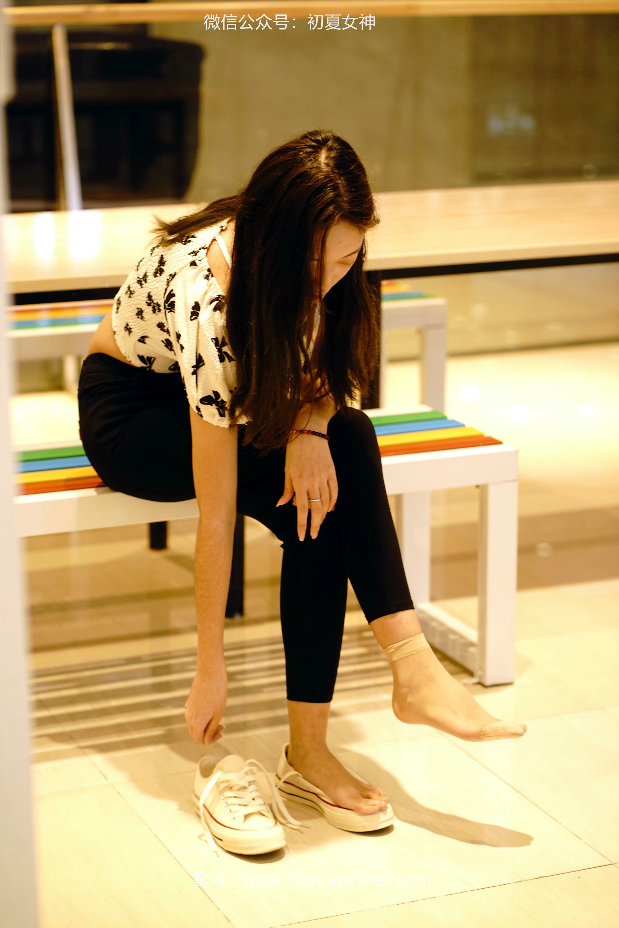 初夏女神 NO.072 依依 邻家女孩-商场篇[88P+1V／3.83GB]_第3集