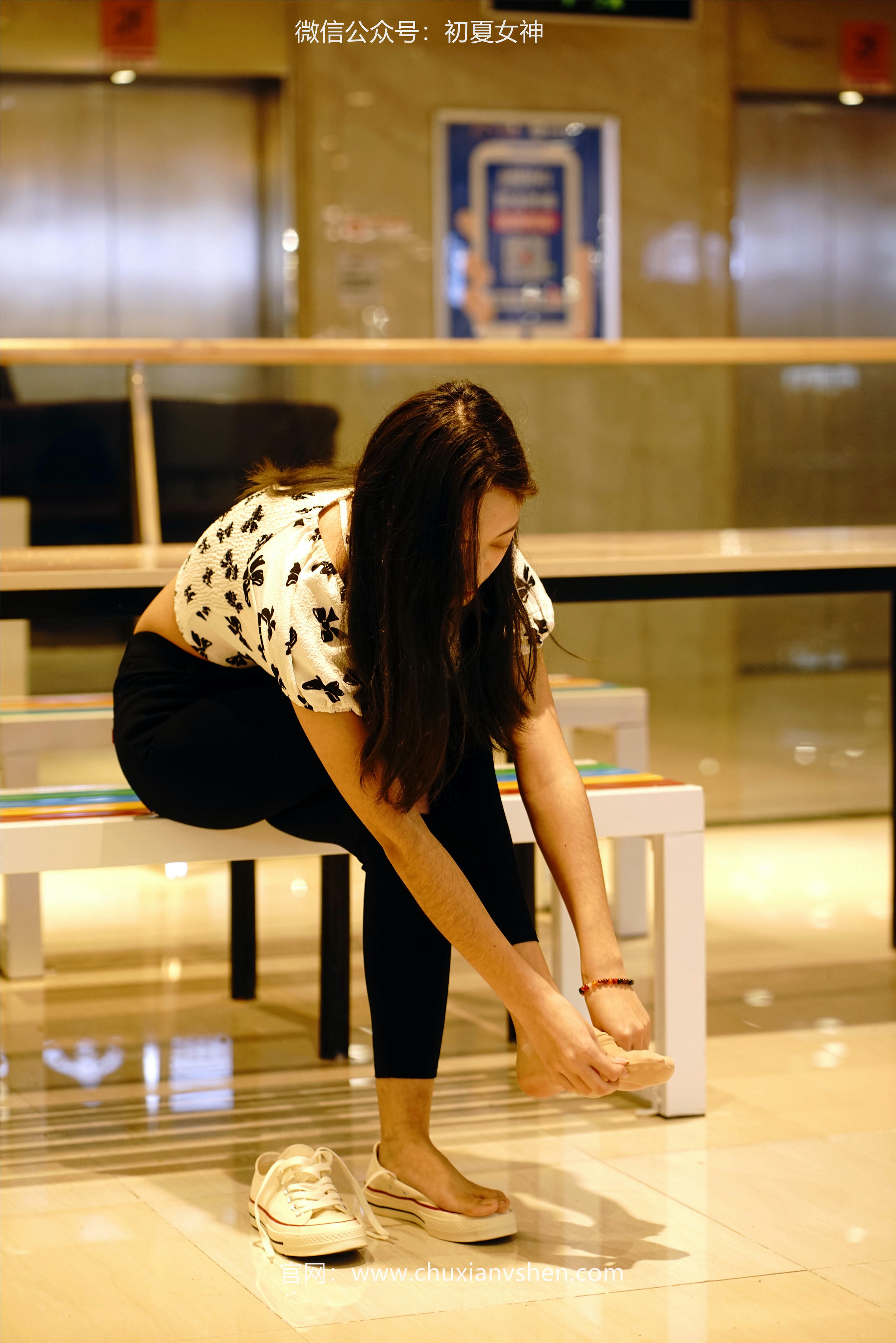 初夏女神 NO.072 依依 邻家女孩-商场篇[88P+1V／3.83GB]_第3集