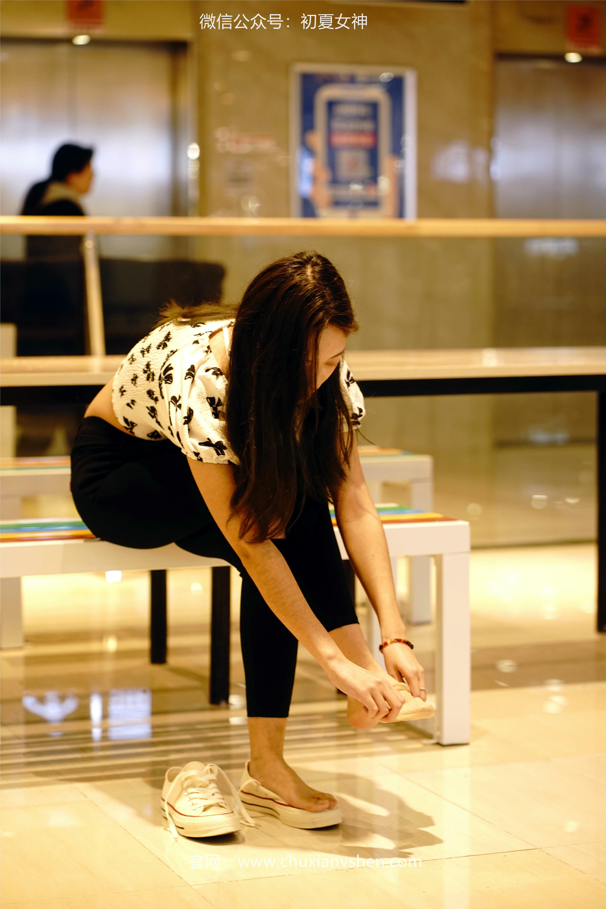 初夏女神 NO.072 依依 邻家女孩-商场篇[88P+1V／3.83GB]_第3集