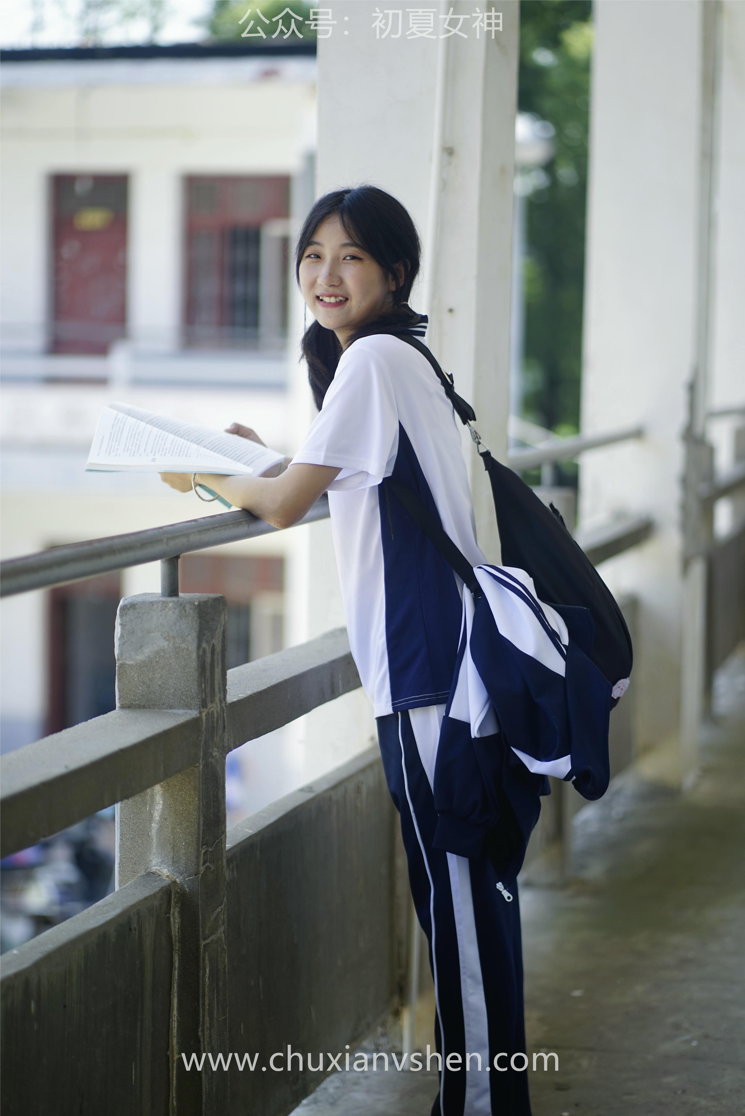 初夏女神 NO.074 点点 旧梦青春[172P+1V／6.61GB]_第1集