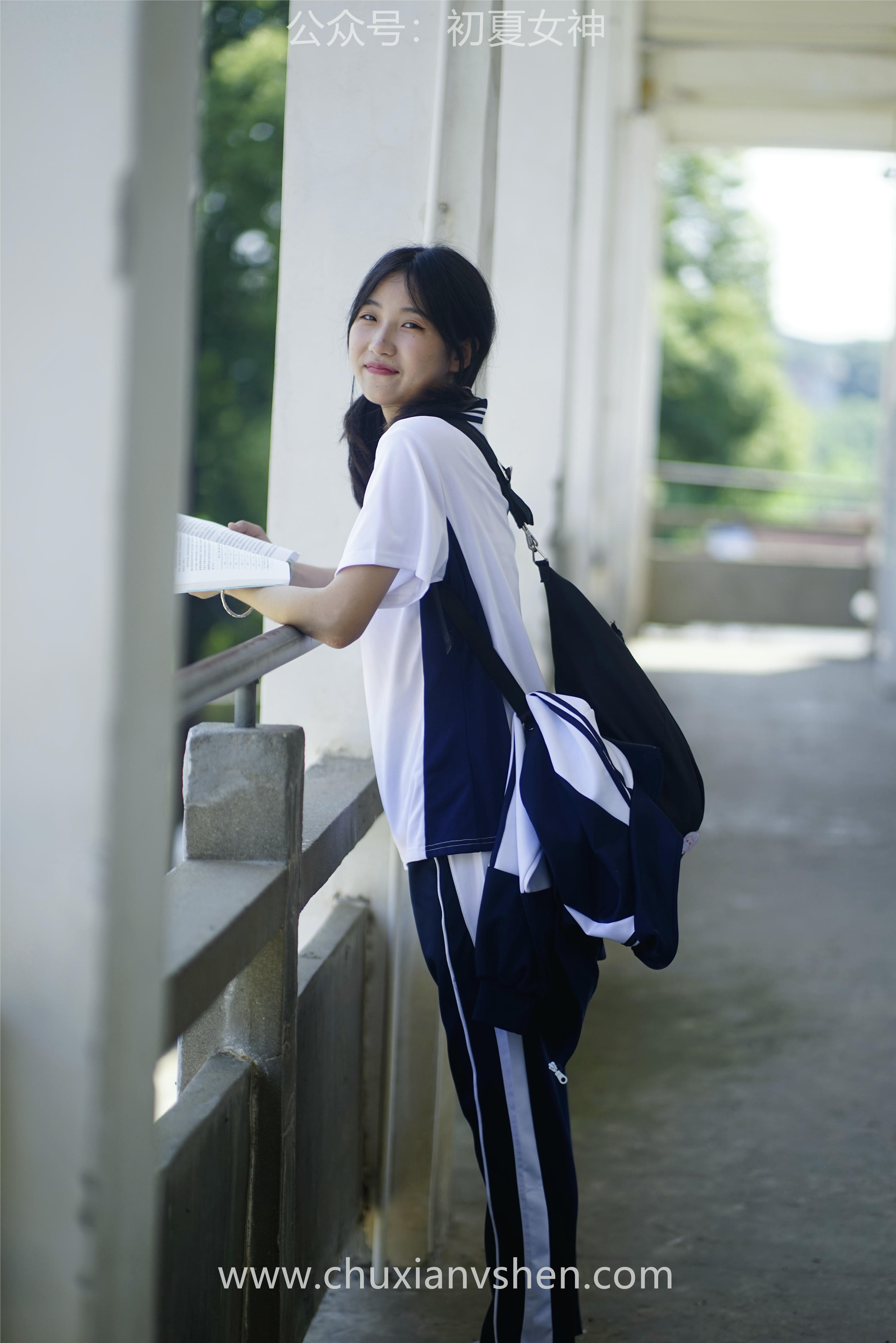 初夏女神 NO.074 点点 旧梦青春[172P+1V／6.61GB]_第1集