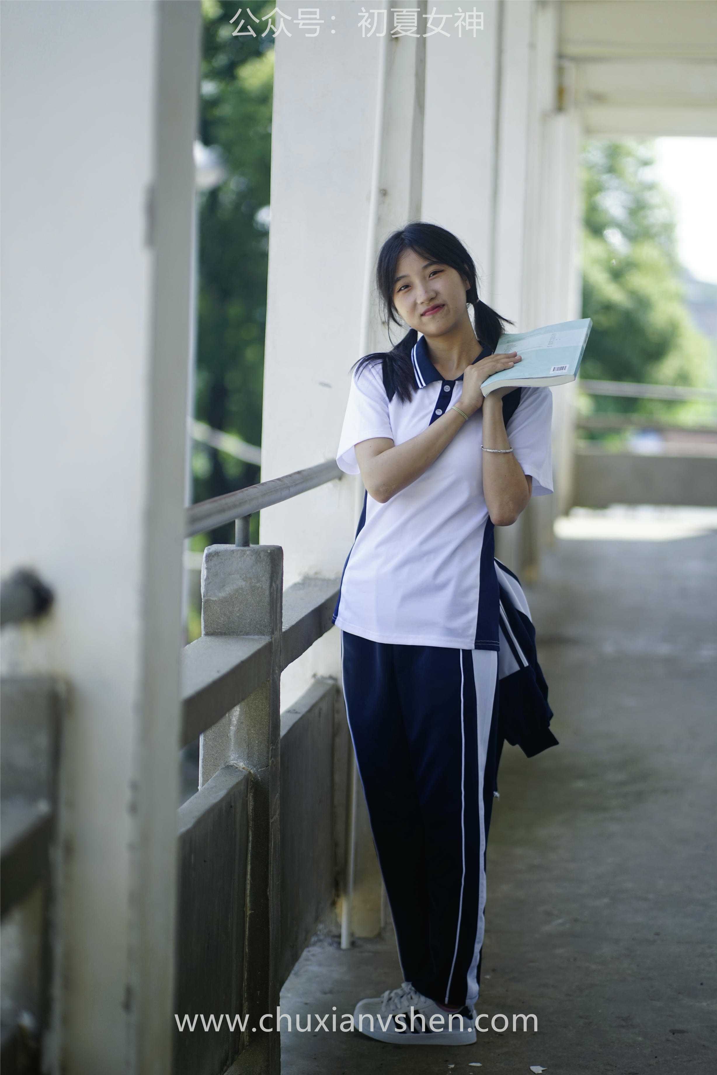 初夏女神 NO.074 点点 旧梦青春[172P+1V／6.61GB]_第1集